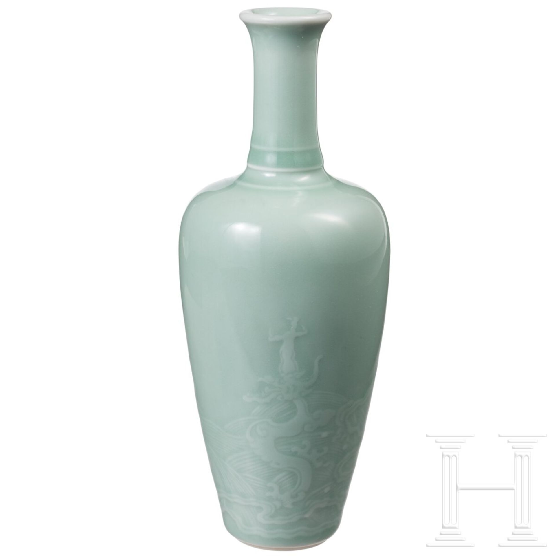 Kleine Seladon-Vase, China, wahrscheinlich 19./20. Jhdt.  - Bild 4 aus 15