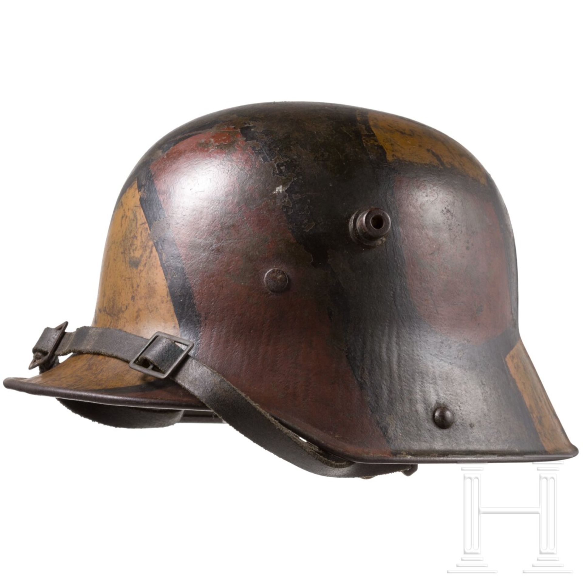 Stahlhelm M 16 mit Mimikry- Tarnanstrich