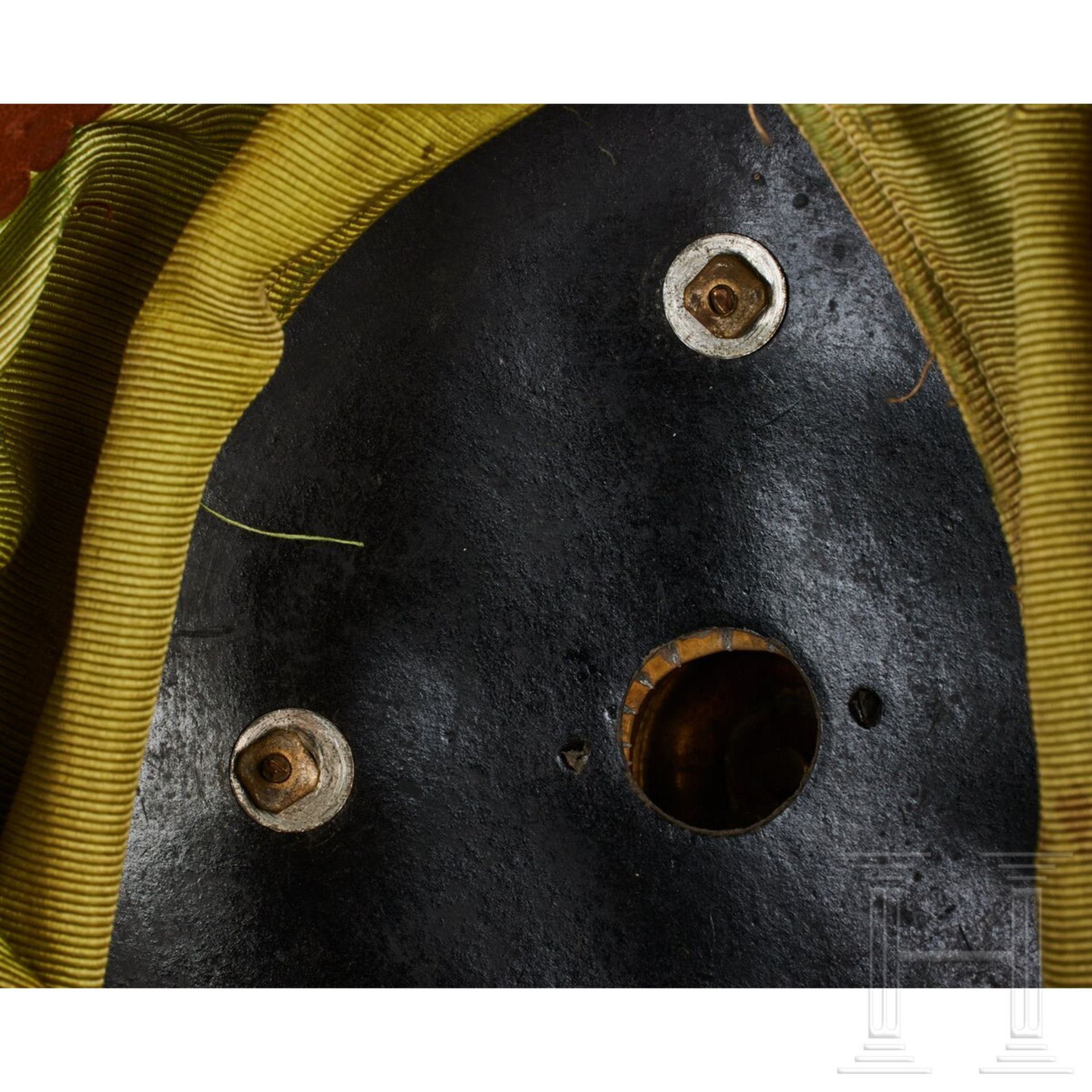 Hessen - Helm eines Offiziers des IR 117, 9. Kompanie (Pioniere) - Bild 8 aus 8