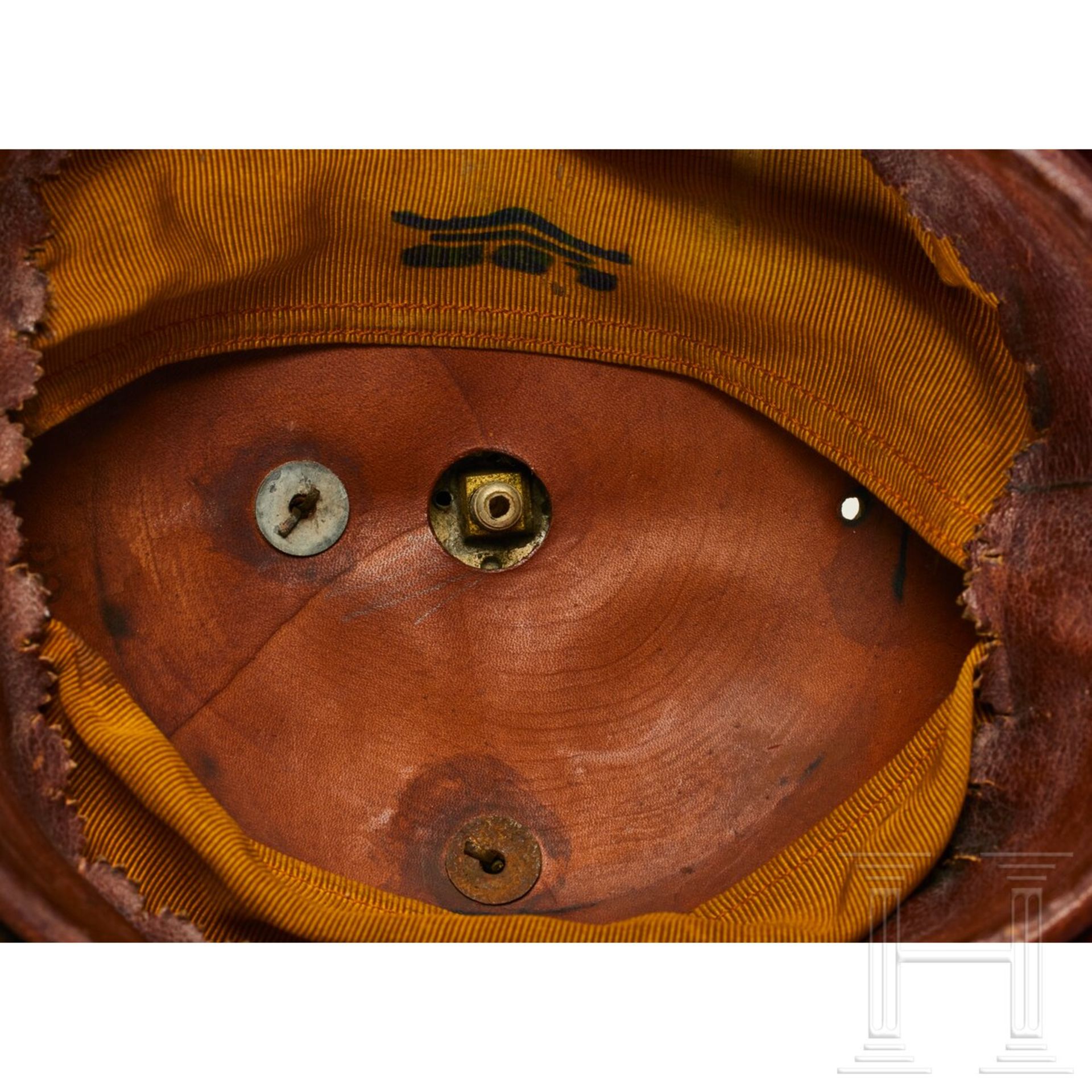 A helmet for Oldenburg 19th Dragoon Regiment Reserve Officers - Image 8 of 11