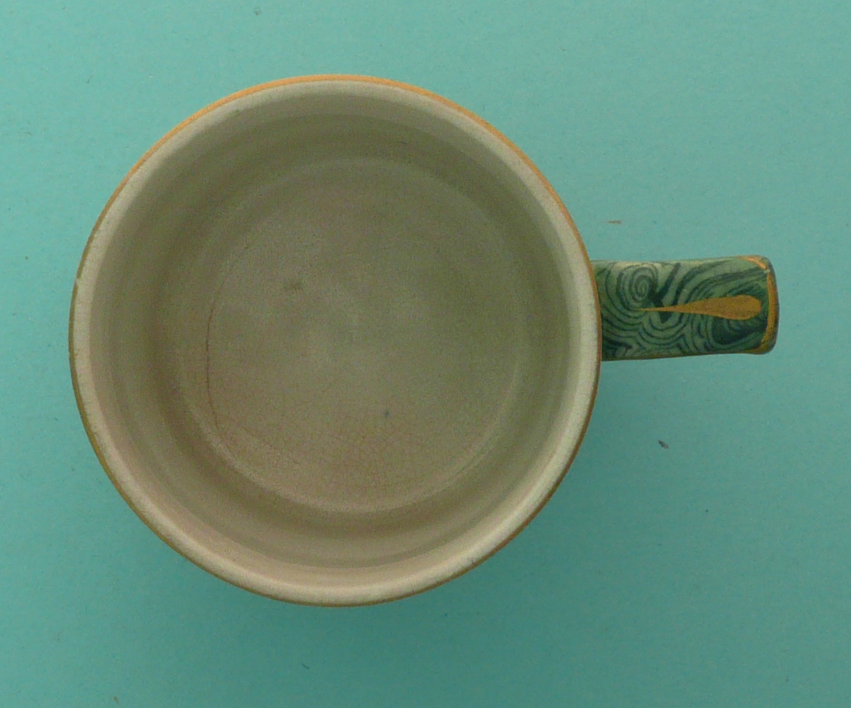 A good small malachite ground mug; The Smokers (405) 87mm. (potlid, pot lid, Prattware, - Image 3 of 4