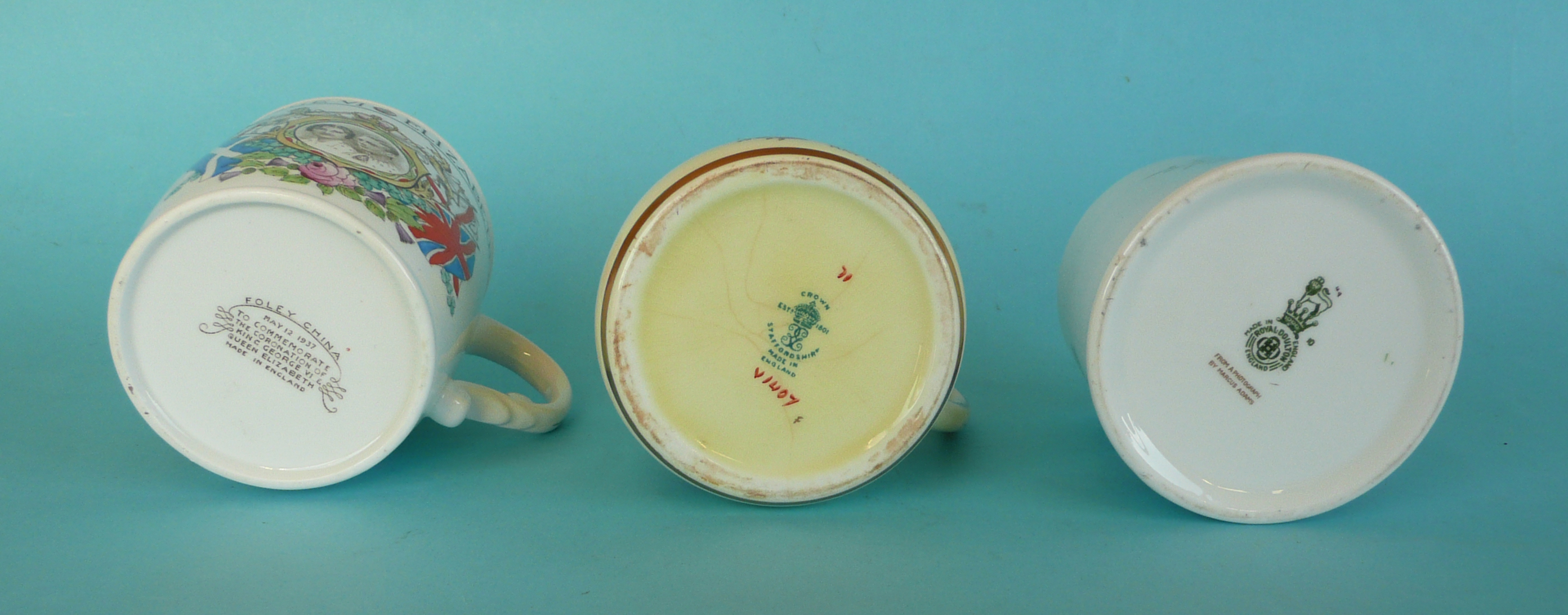 1937 Coronation: a Royal Doulton porcelain mug with named and dated portrait of Princess Margaret - Image 3 of 3