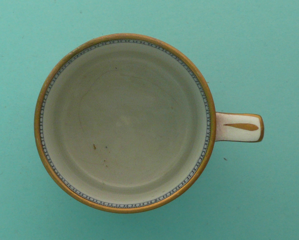 A good small mug: The Goldfinch (301) and The Wren (302) pale pink ground, 85mm. (potlid, pot lid, - Image 3 of 4