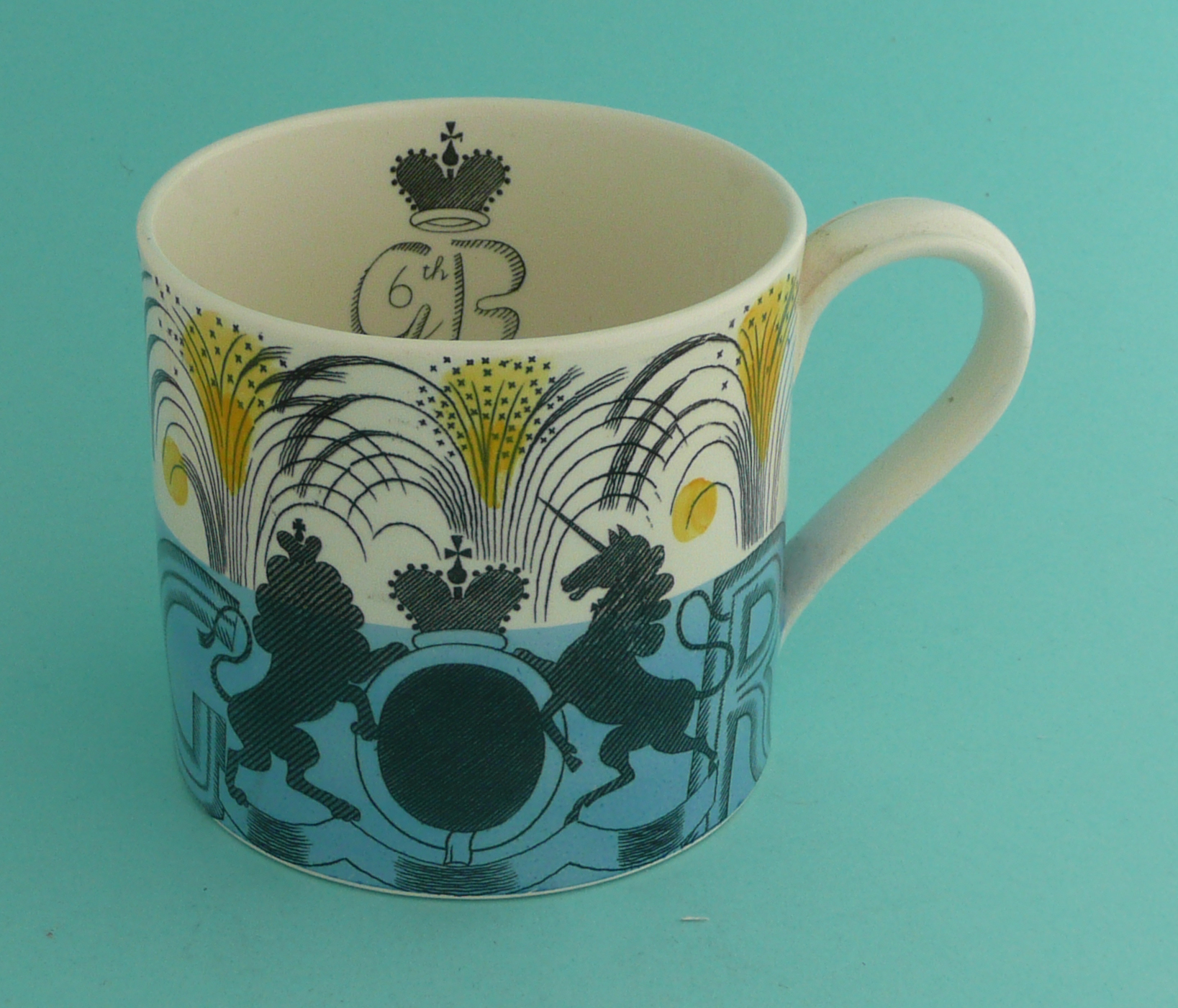 1937 Coronation: a good stylish mug designed by Ravilious for Wedgwood, printed in black and - Image 5 of 6