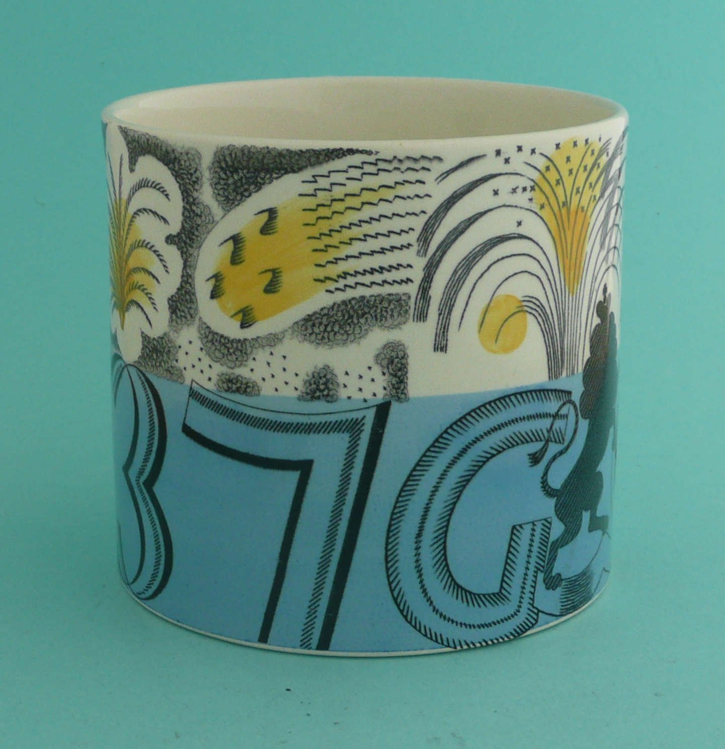 1937 Coronation: a good stylish mug designed by Ravilious for Wedgwood, printed in black and - Image 3 of 6