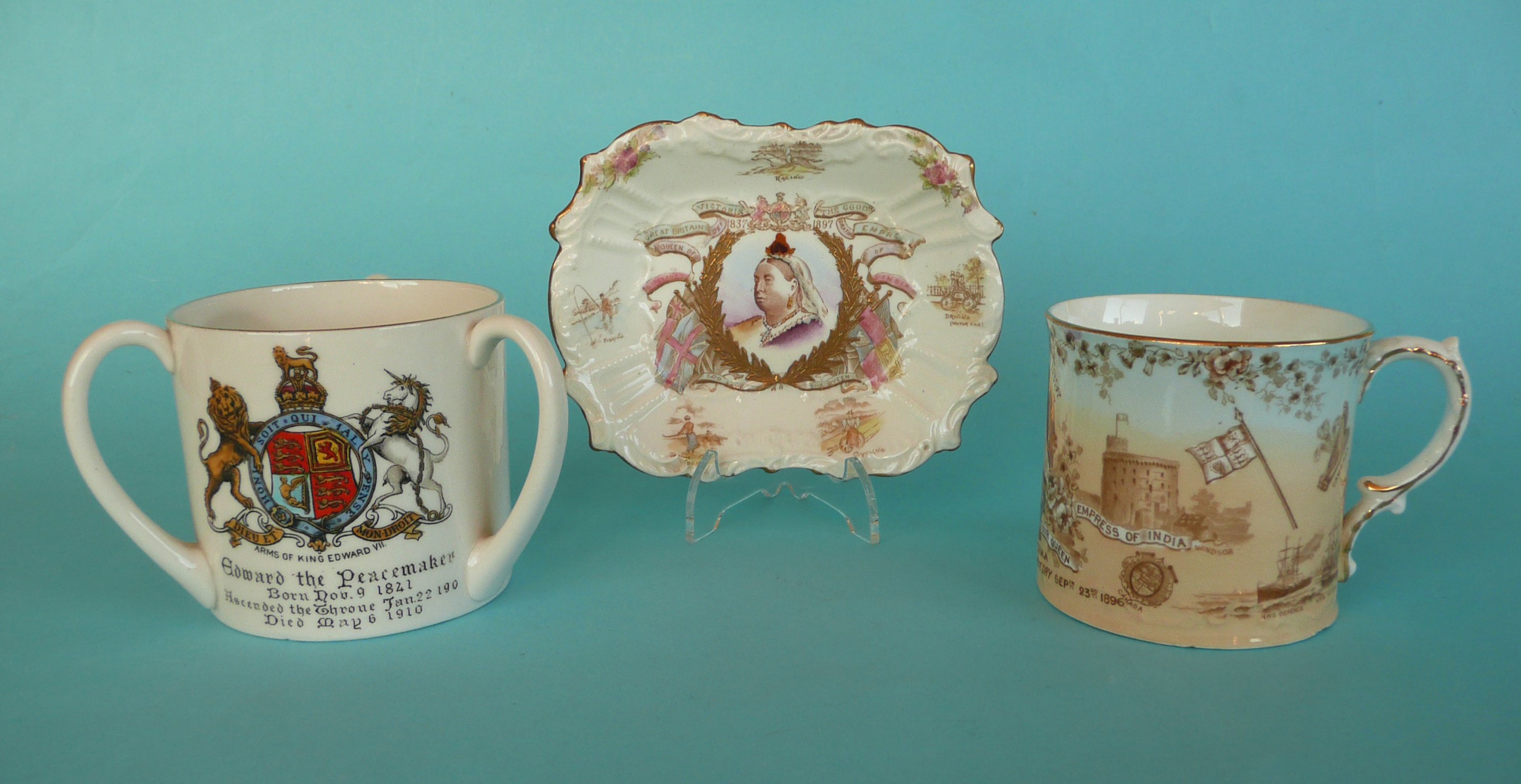 1897 Jubilee: an Aynsley for Whiteley moulded porcelain mug with gilded decoration, an Aynsley - Bild 2 aus 2