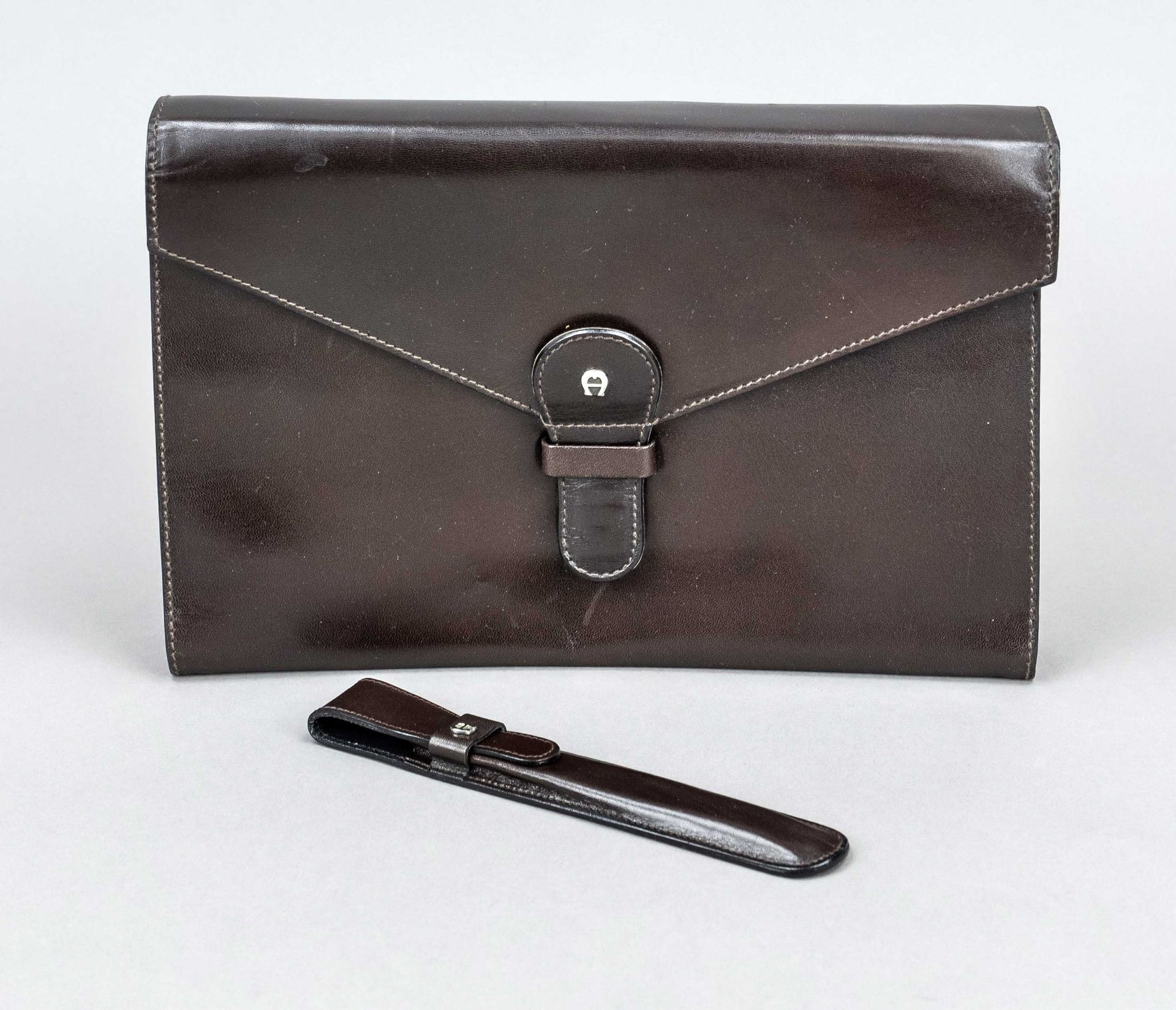 Aigner, small vintage document bag, fine mocha brown smooth leather, silver-coloured hardware,