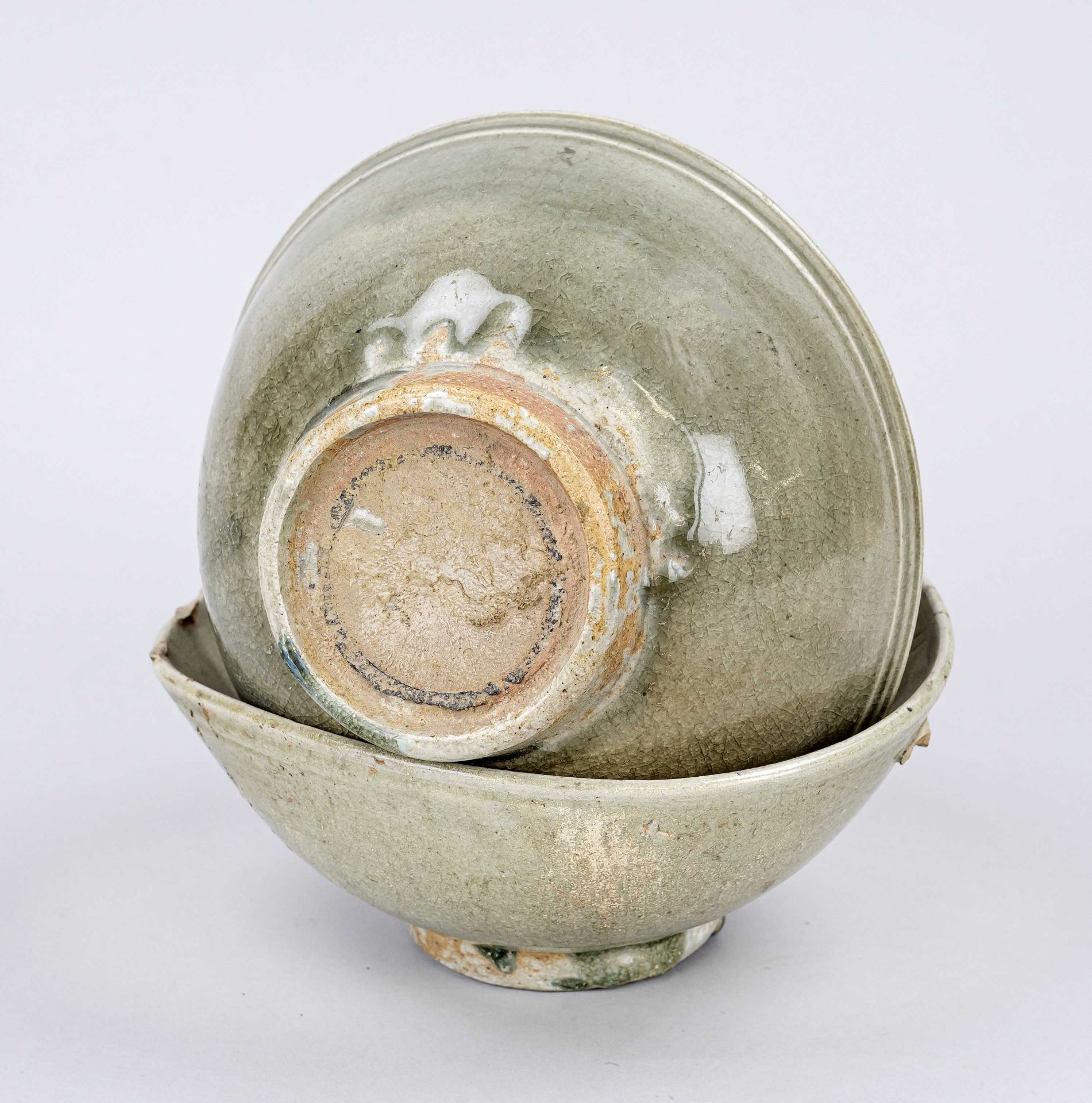 3 Longquan celadon bowls (kiln washers), China, probably Song period. H. 23 cm - Image 2 of 2