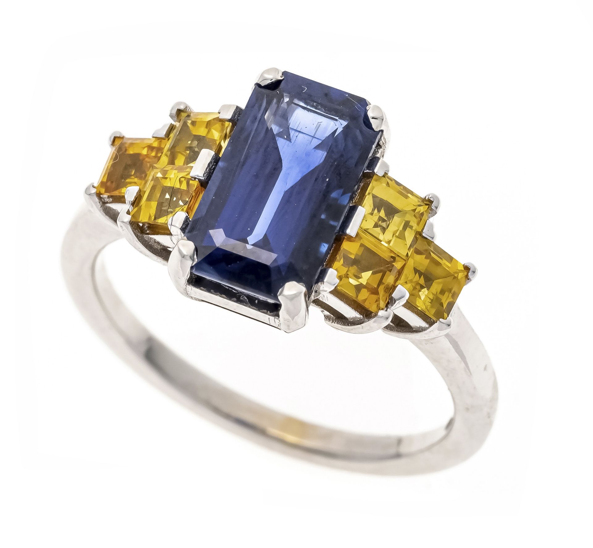 Sapphire ring WG 750/000 with one emerald-cut faceted sapphire 3.07 ct Darker blue, transparent with