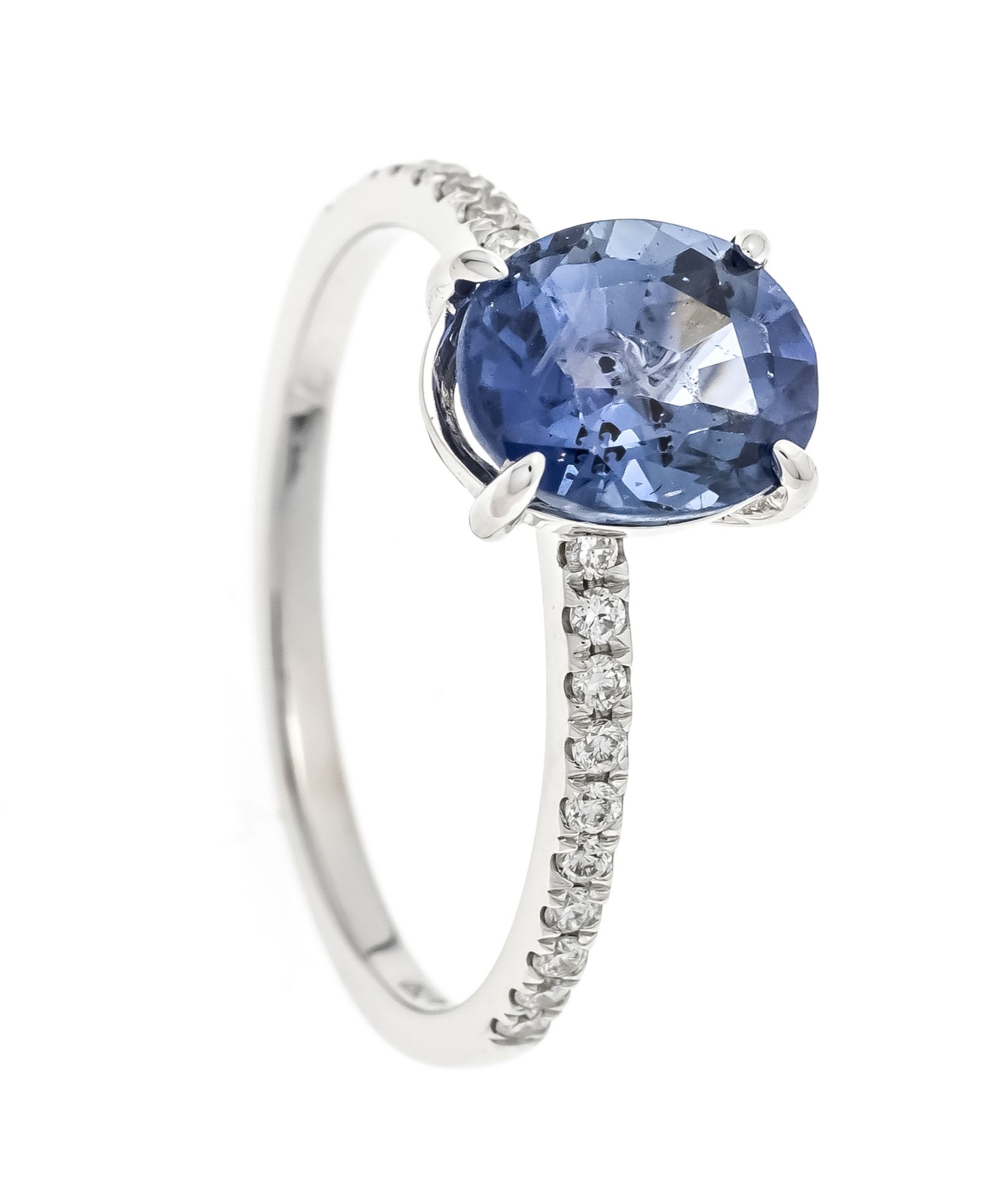 Sapphire-brilliant ring WG 750/000 with an oval faceted sapphire 2.30 ct in a luminous blue,