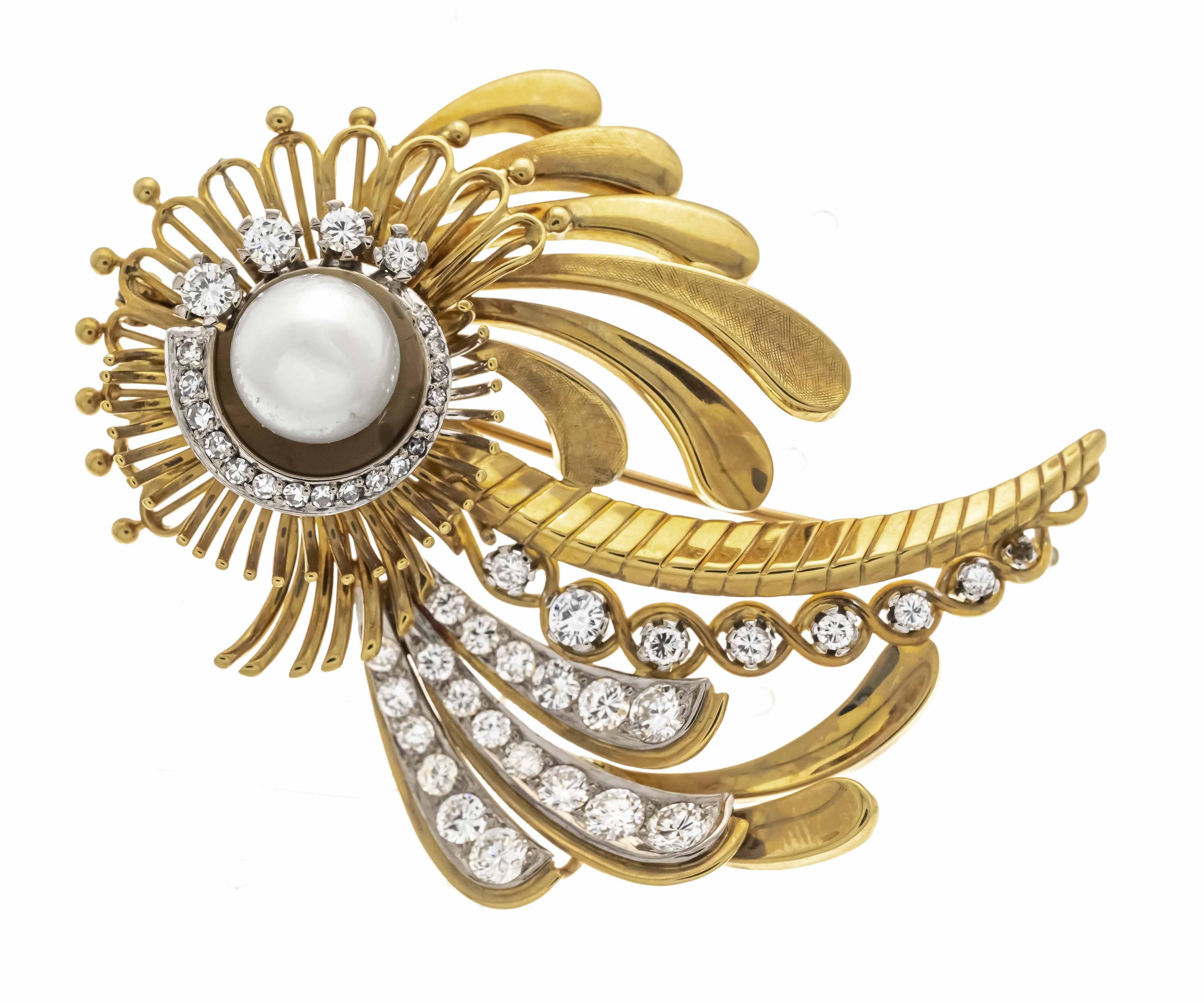 Floral pearl and diamond brooch GG 750/000 with a cream-white cultured pearl 9.6 mm, 30 brilliant-