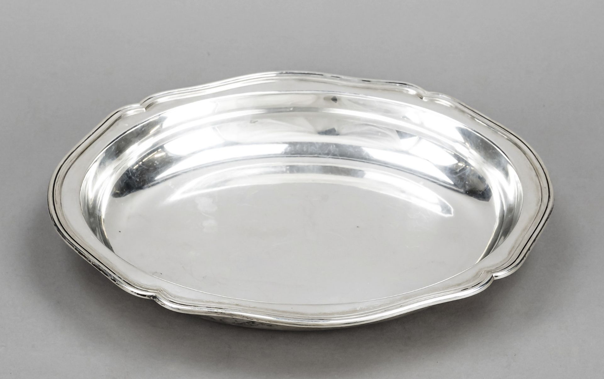 Oval bowl, German, 20th century, maker's mark M. H. Wilkens & Söhne, Bremen-Hemelingen, silver 800/