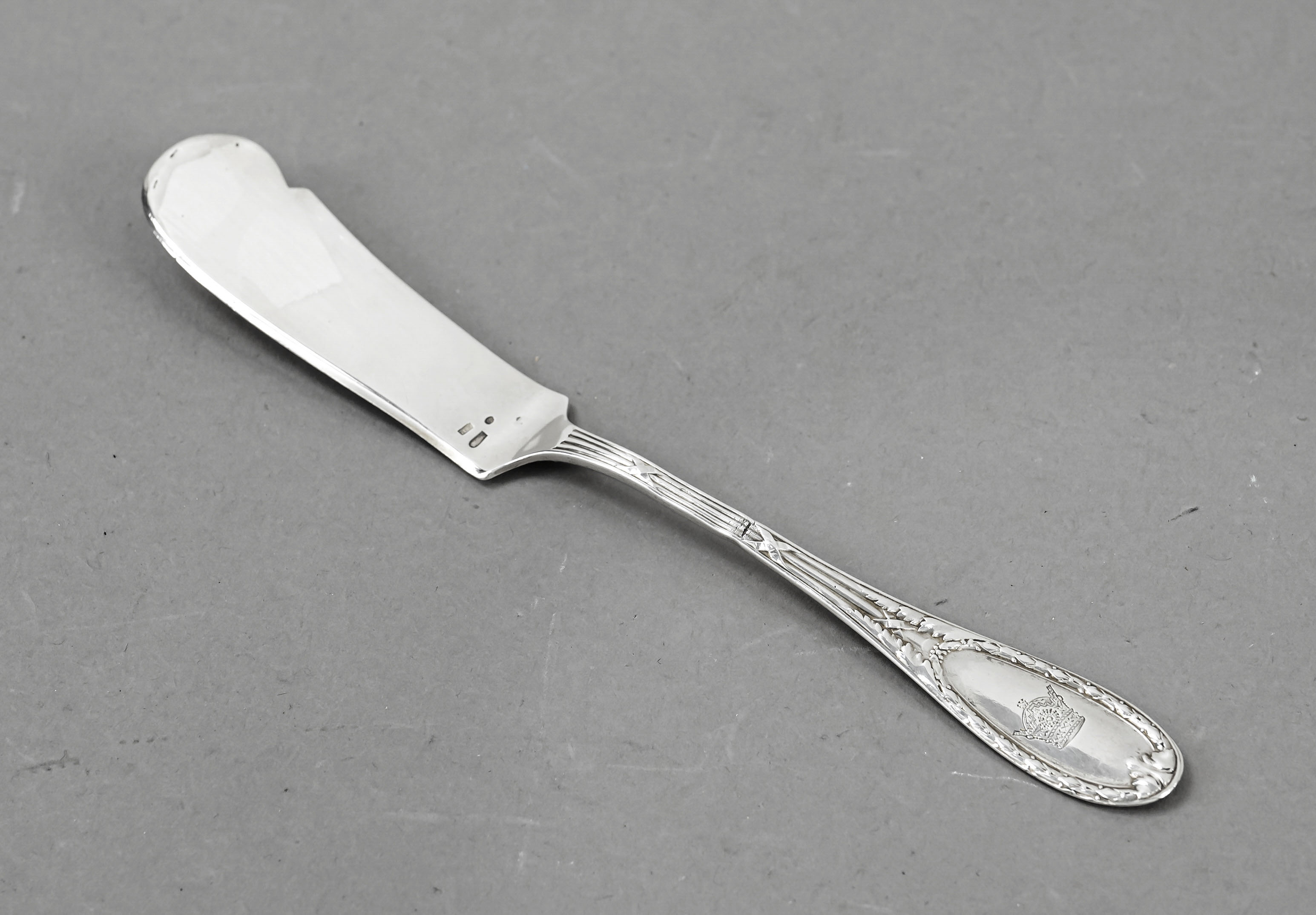 Butter knife, hallmarked Russia, early 20th century, MZ, silver 875/000, handle with relief