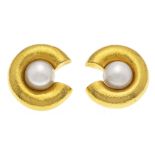 Mabé pearl ear clips GG 750/000 tested, hammered finish with 2 white mabé pearls 15 mm, d. 33 mm,