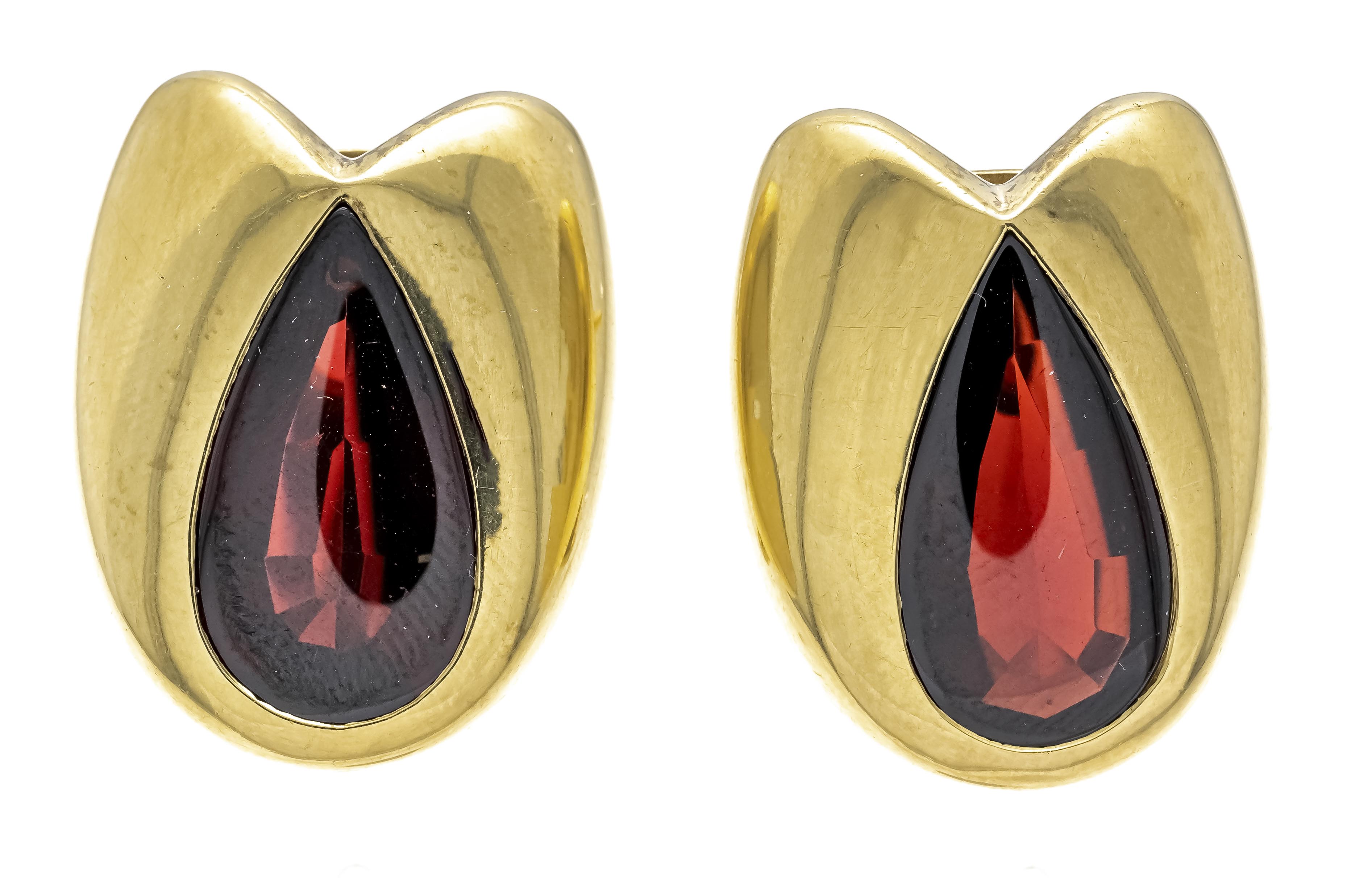 Garnet clip ear studs GG 750/000, each with a large, fine drop-shaped garnet cabochon 21 x 11 mm, l.