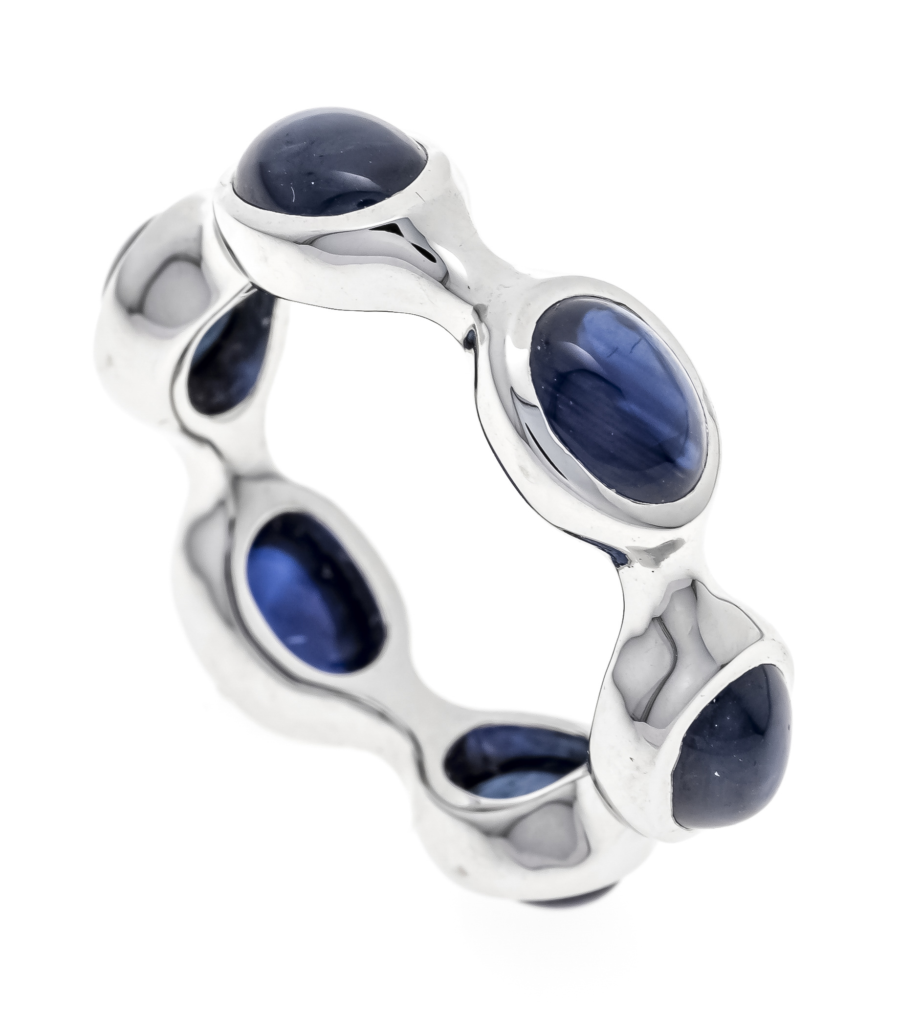 Design sapphire ring WG 750/000 with 6 fine, unheated oval sapphire cabochons, totaling 8.45 ct in