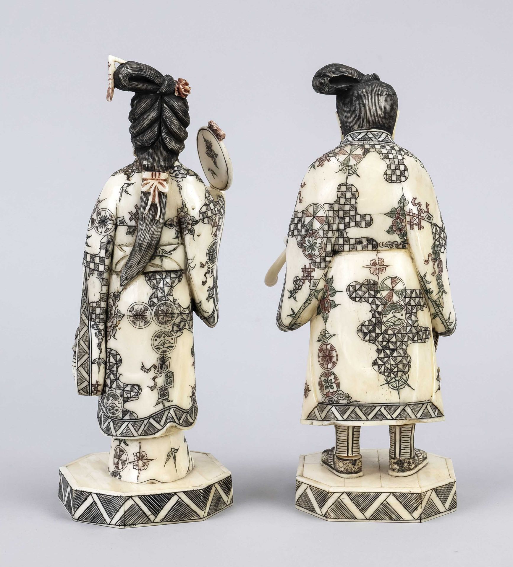 Pair of leg figures, Japan c. 1900 (Meiji). 1 x fisherman with pipe, 1 x lady with fan and flower - Image 2 of 4