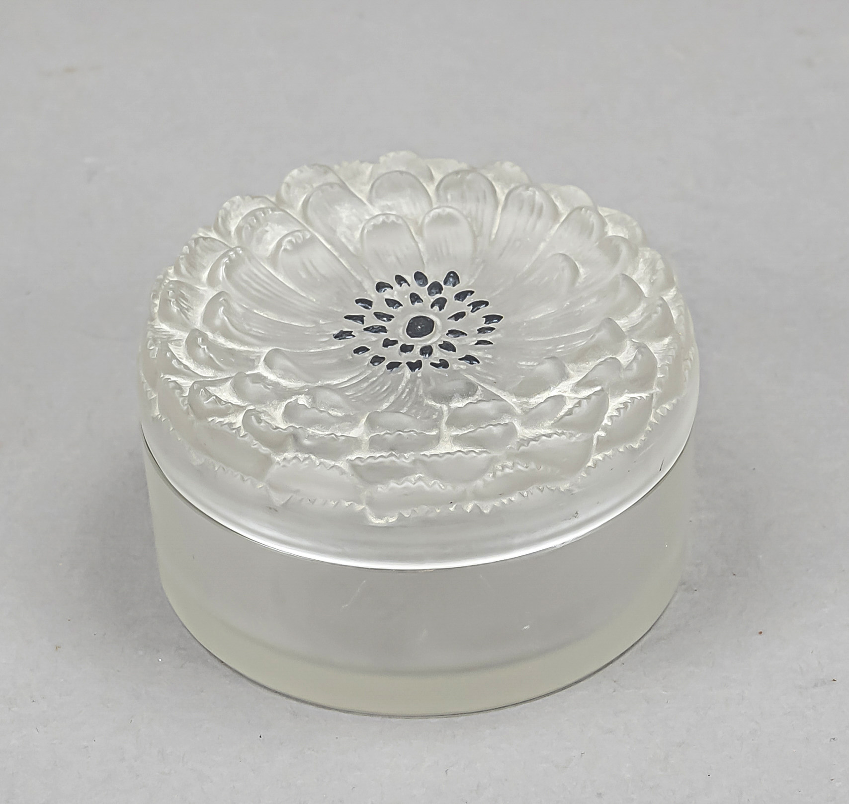 Round lidded box, France, 2nd half 20th century, Lalique, Dahlia model, cylindrical box, lid with