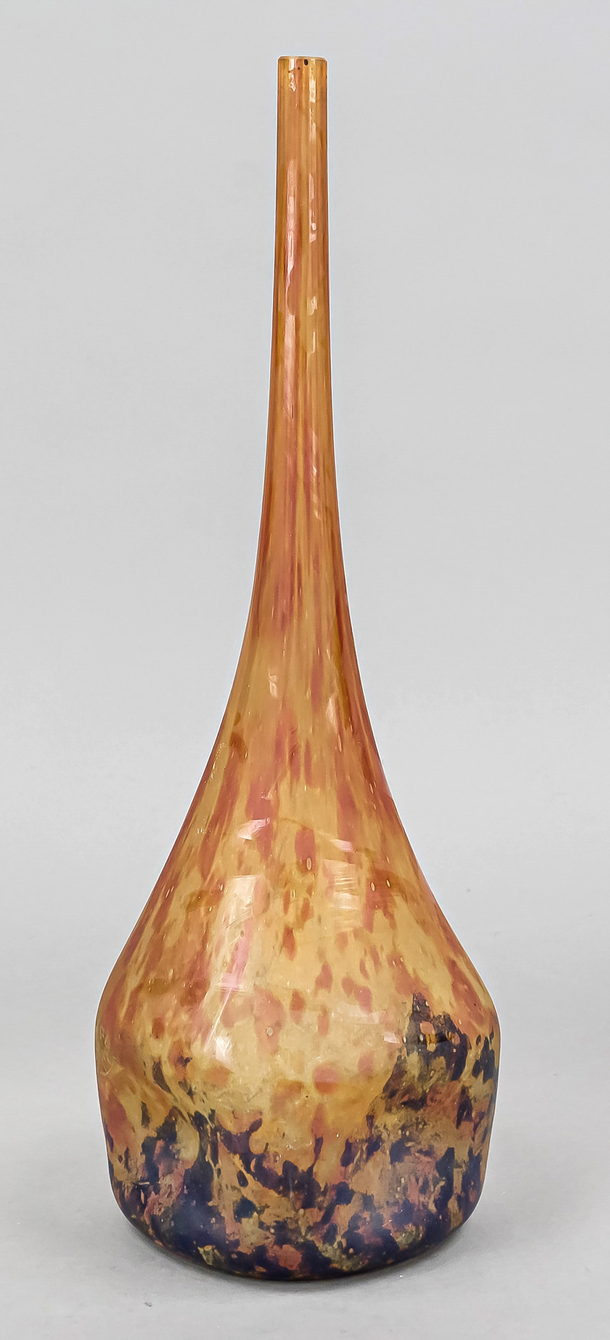 Narrow-necked vase, France, early 20th century, Daum, Nancy, round base, 4-lobed body, long, slender