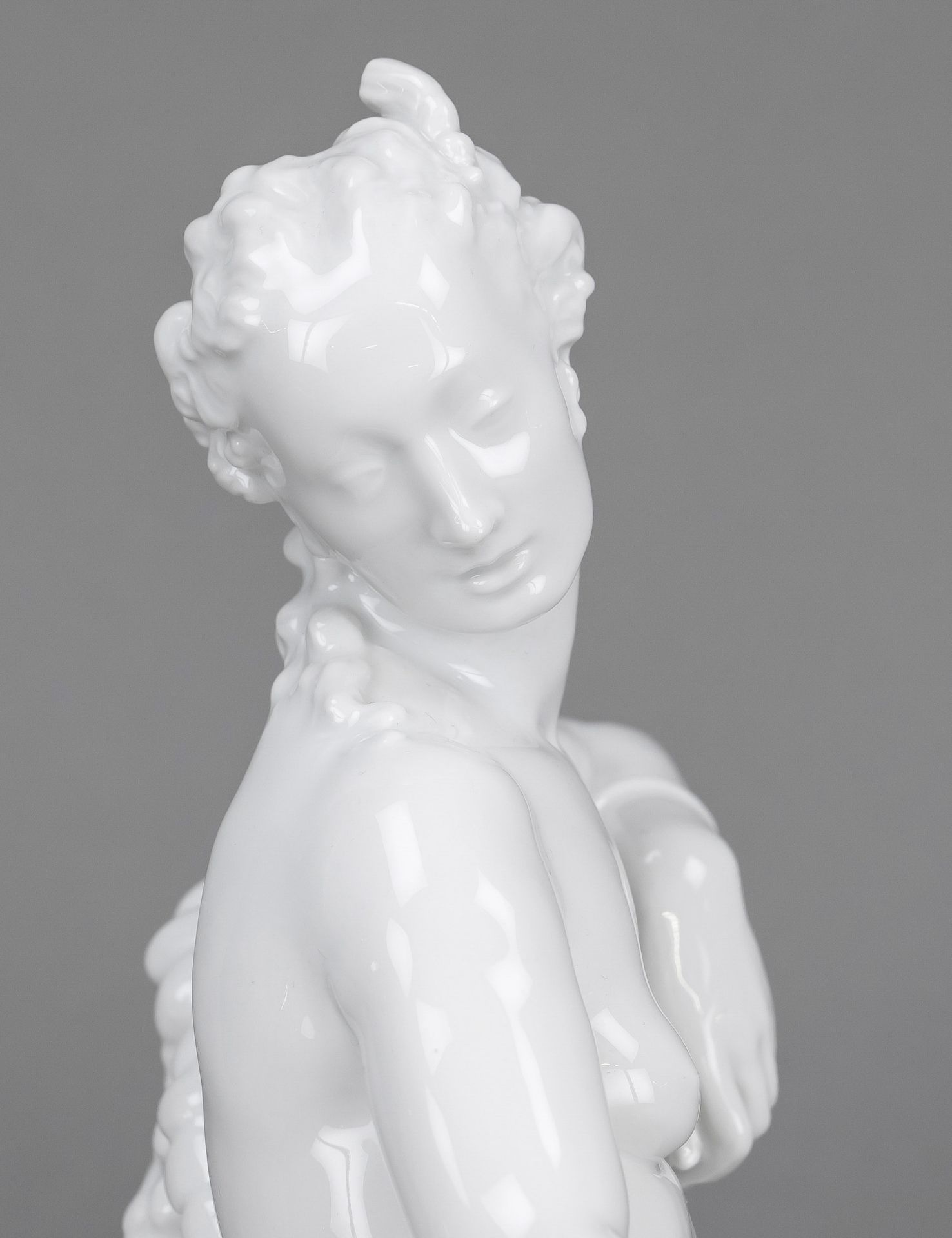 The Resting Woman, KPM Berlin, mark 1962-1992, 3 w., white, model no. 11031, designed by Paul - Image 2 of 2