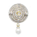 Akoya pearl diamond brooch GG/WG 750/000 with a cream-white Akoya pearl 8 mm and 63 octagonal