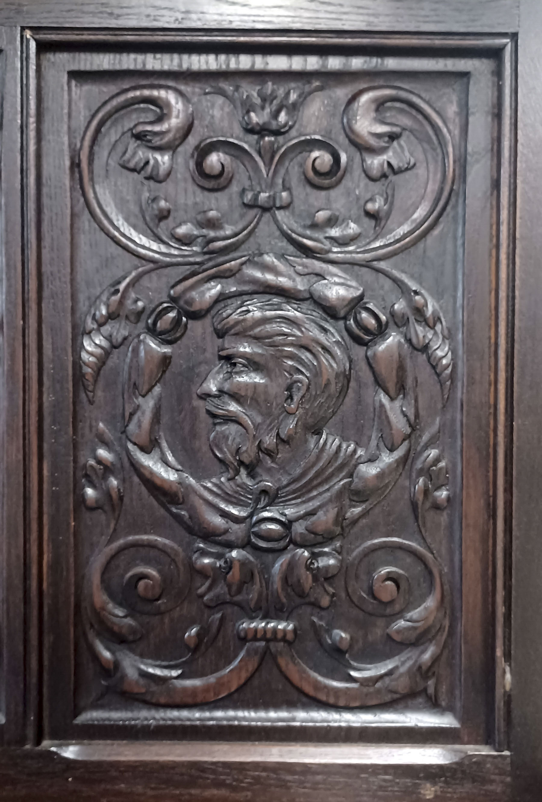 A stately historicism cabinet from around 1880, richly carved oak, three doors and two drawers - Image 11 of 11