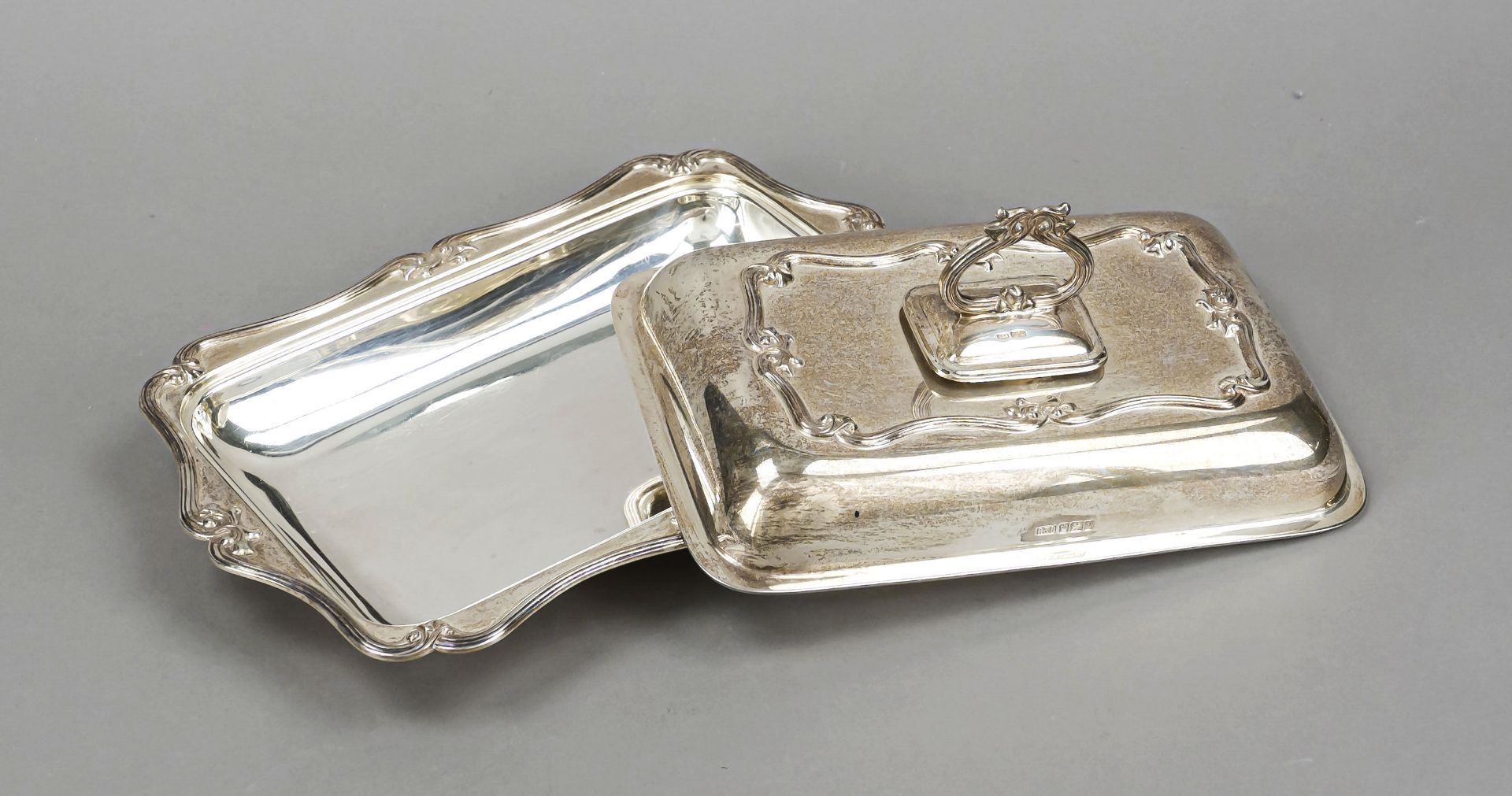 Rectangular warming bowl, England, 1907, maker's mark Roberts & Belk, Sheffield, sterling silver - Image 2 of 2
