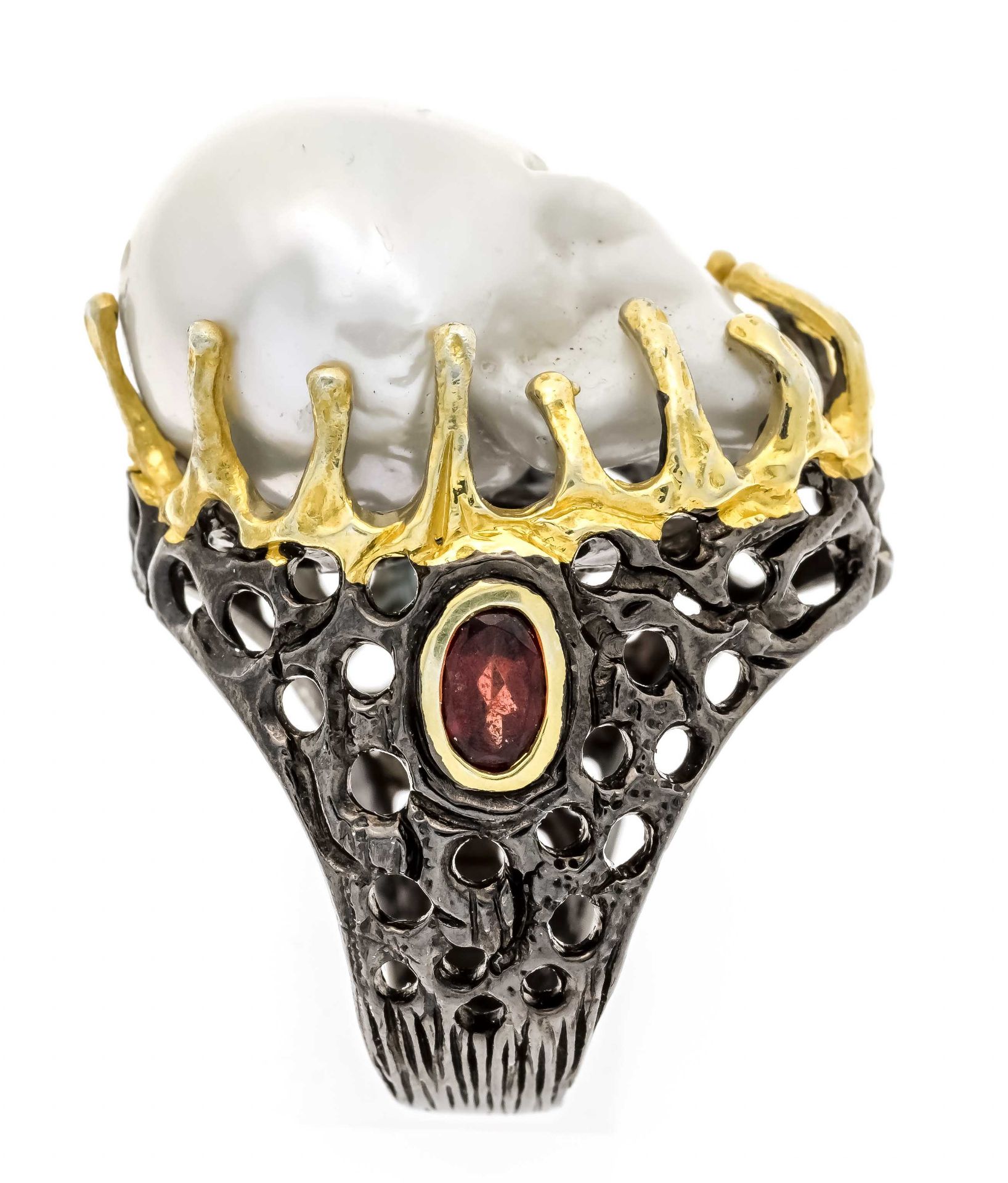 Freshwater pearl garnet ring Silver 925/000 blackened and gold-plated, with a freshwater pearl 26 mm - Image 2 of 2