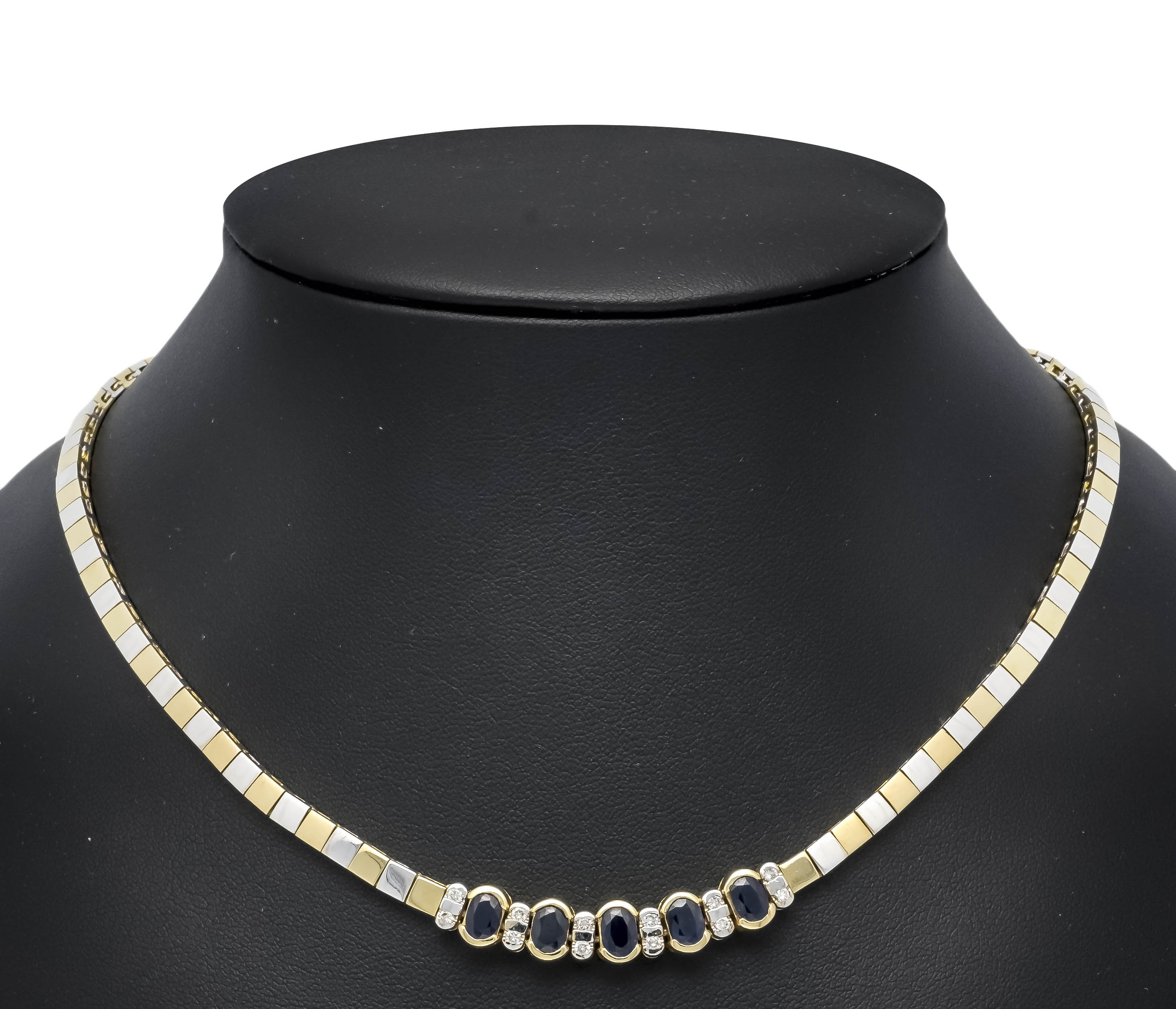 Sapphire-brilliant necklace GG/WG 585/000 with 5 fine oval faceted sapphires 6 x 4 mm in good