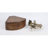 Sextant, 19th century, brass with an element of turned wood. 2 optics for insertion. In matching