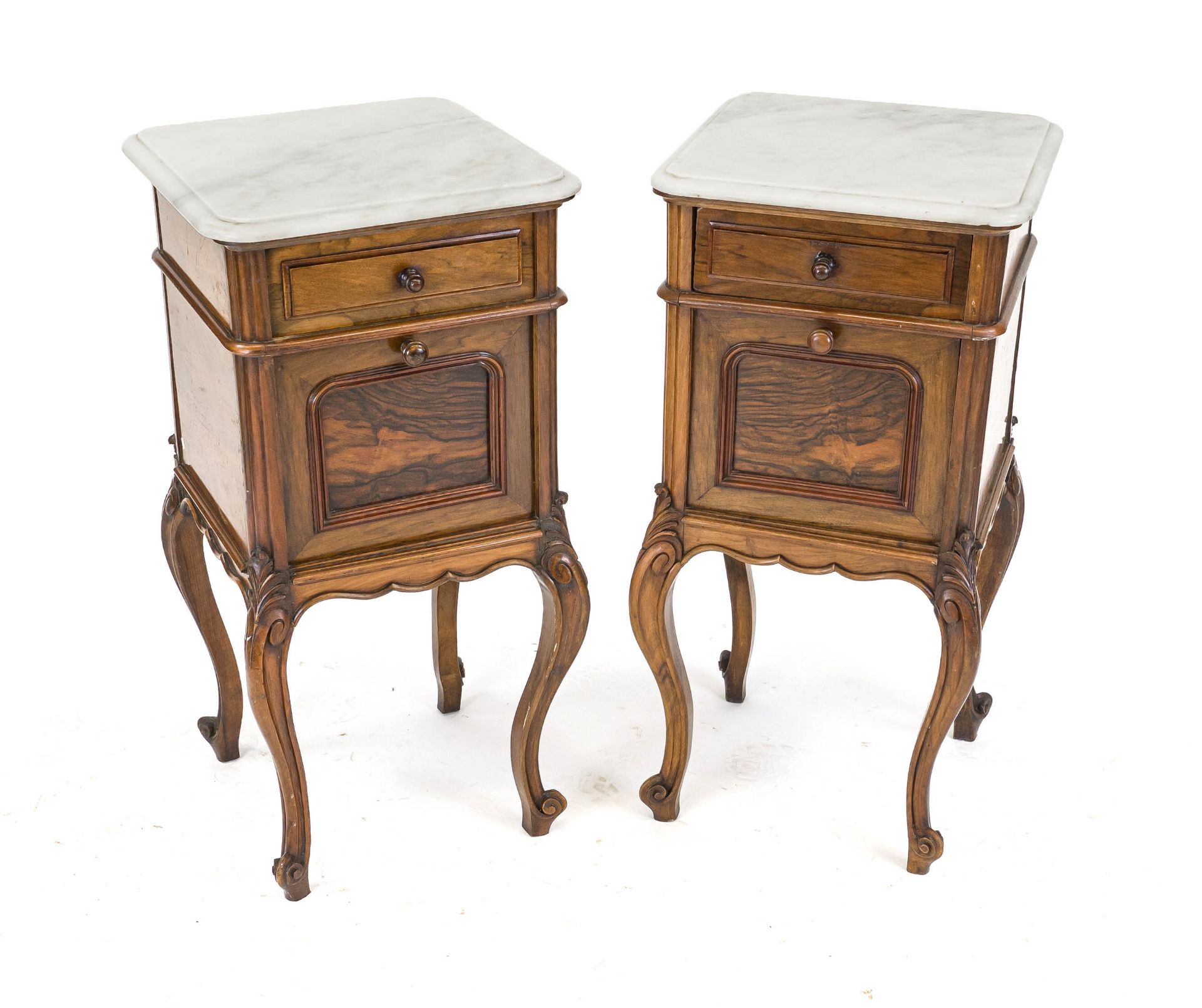 Pair of bedside/side cabinets, 19th century, walnut, corpus on curved legs with door and drawer,