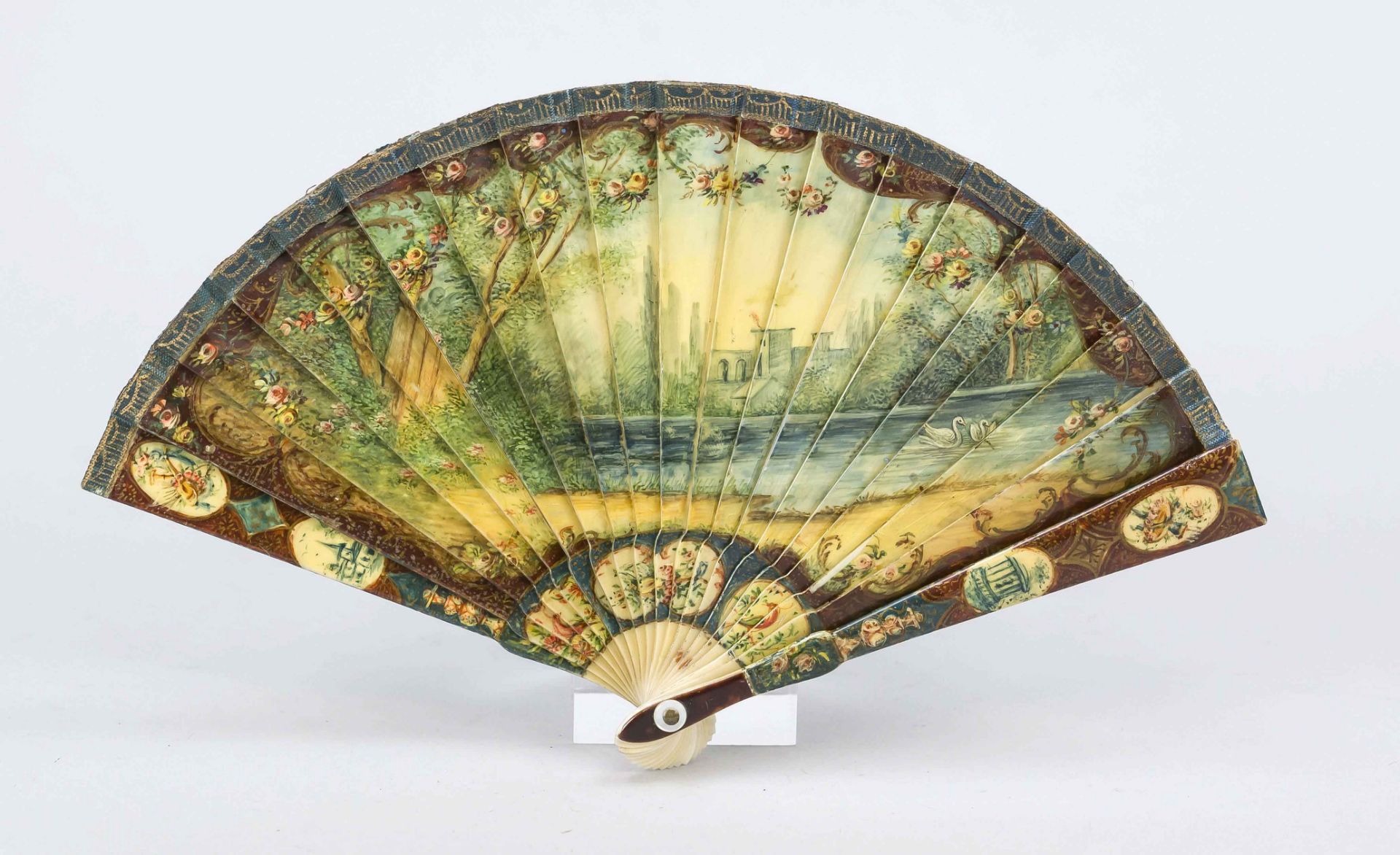 Small fan, probably France 19th century, fine lacquer painting on both sides, one motif view from