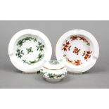 Three pieces, Meissen, after 1950, 1st choice, cover box and 1 ashtray, decoration green court