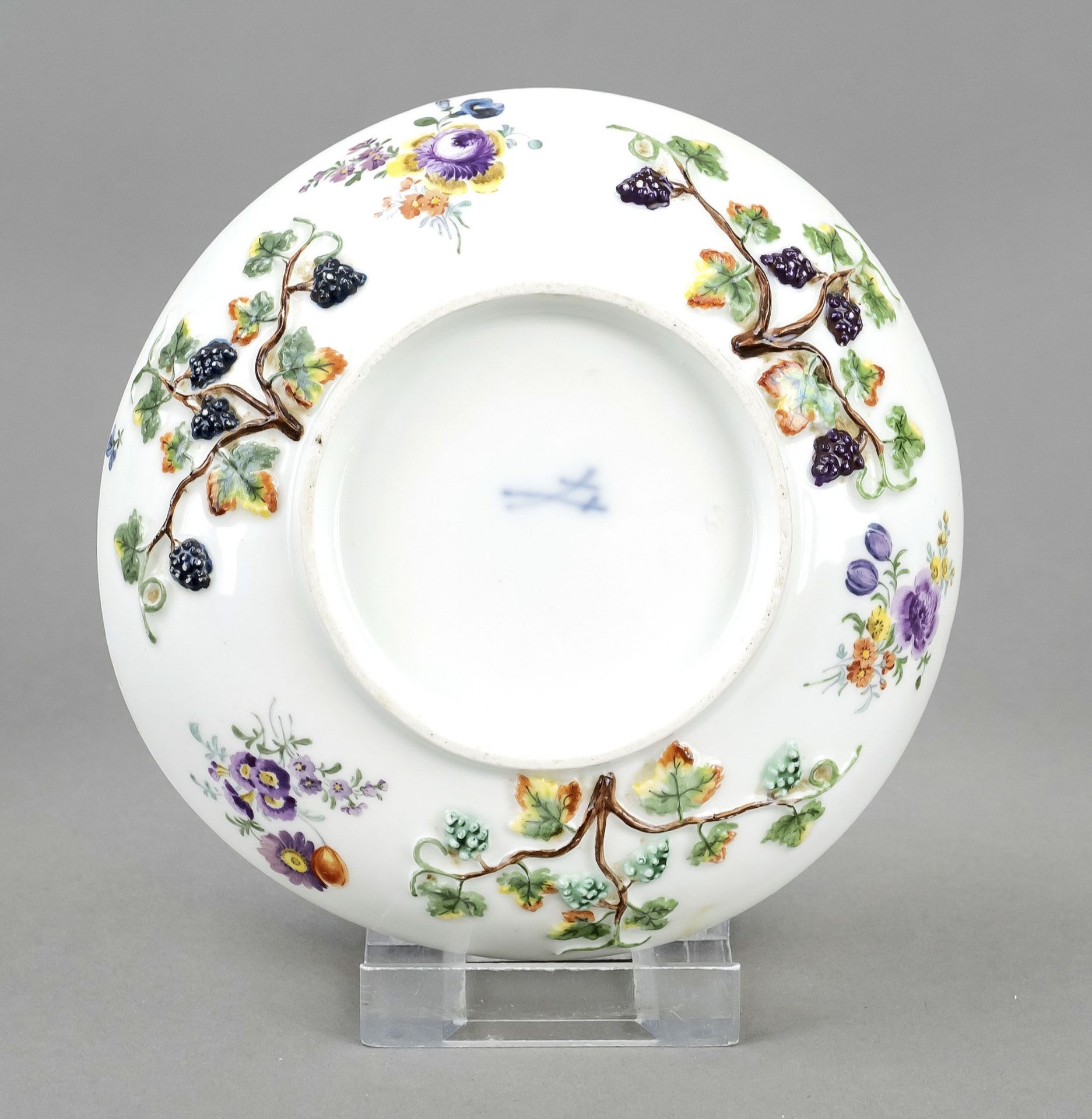 Bowl, Meissen, 1st half 19th century, polychrome painted with bouquet of flowers, chestnuts, oranges - Image 2 of 2