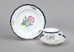 Coffee set, 3-piece, Meissen, marks 1924-1934, 2nd choice, New Cut-out shape, polychrome flower