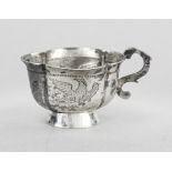 Saliere/cup, hallmarked Russia, MZ, hallmarked silver, on an oval base ring, of 4-pass form, the