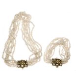 2-piece freshwater pearl set with gold-plated silver 925 7000 clasps, set with 12 white freshwater