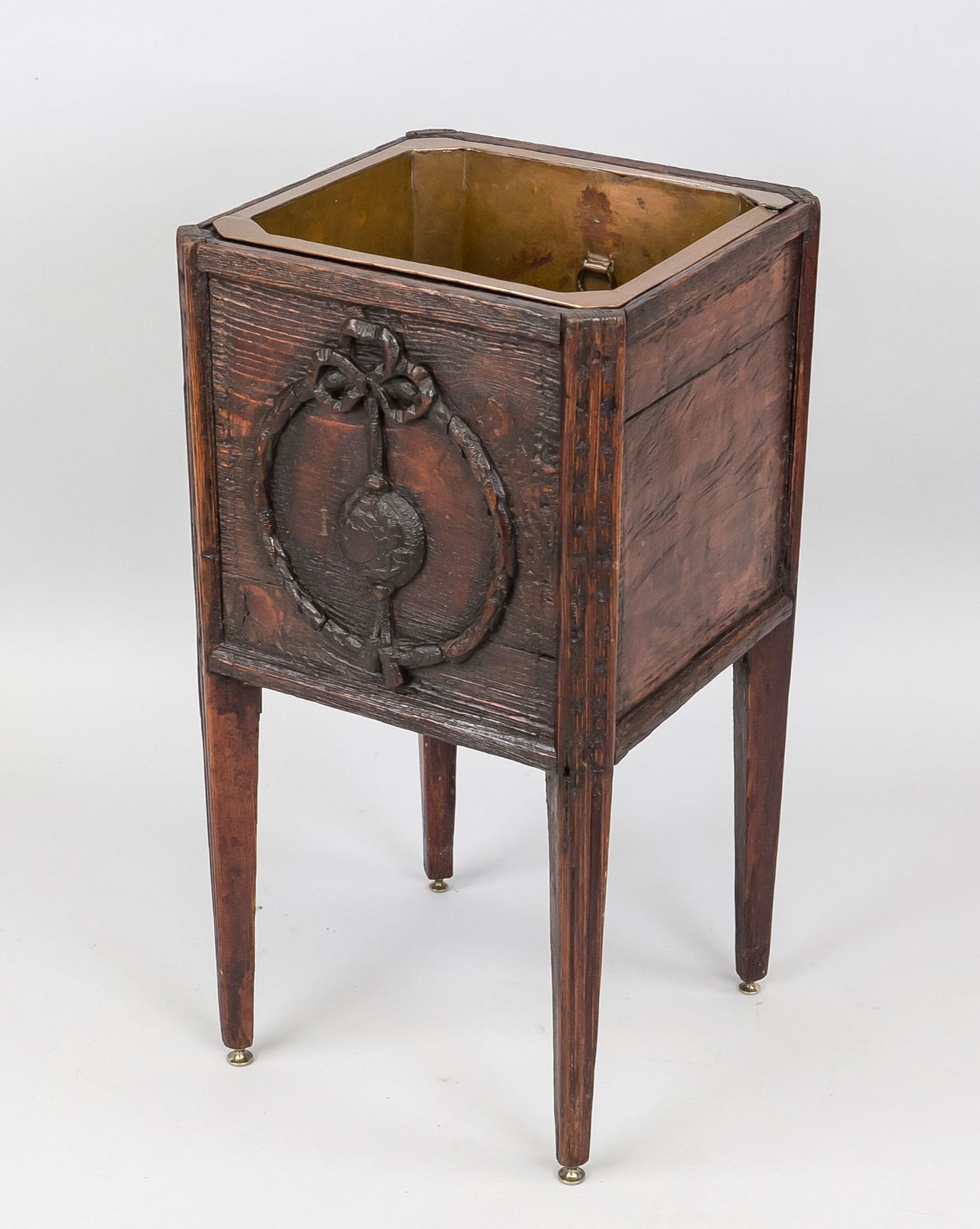 Teestoof, Holland 19th/20th century, dark-stained softwood, 3 sides with ornamental application as