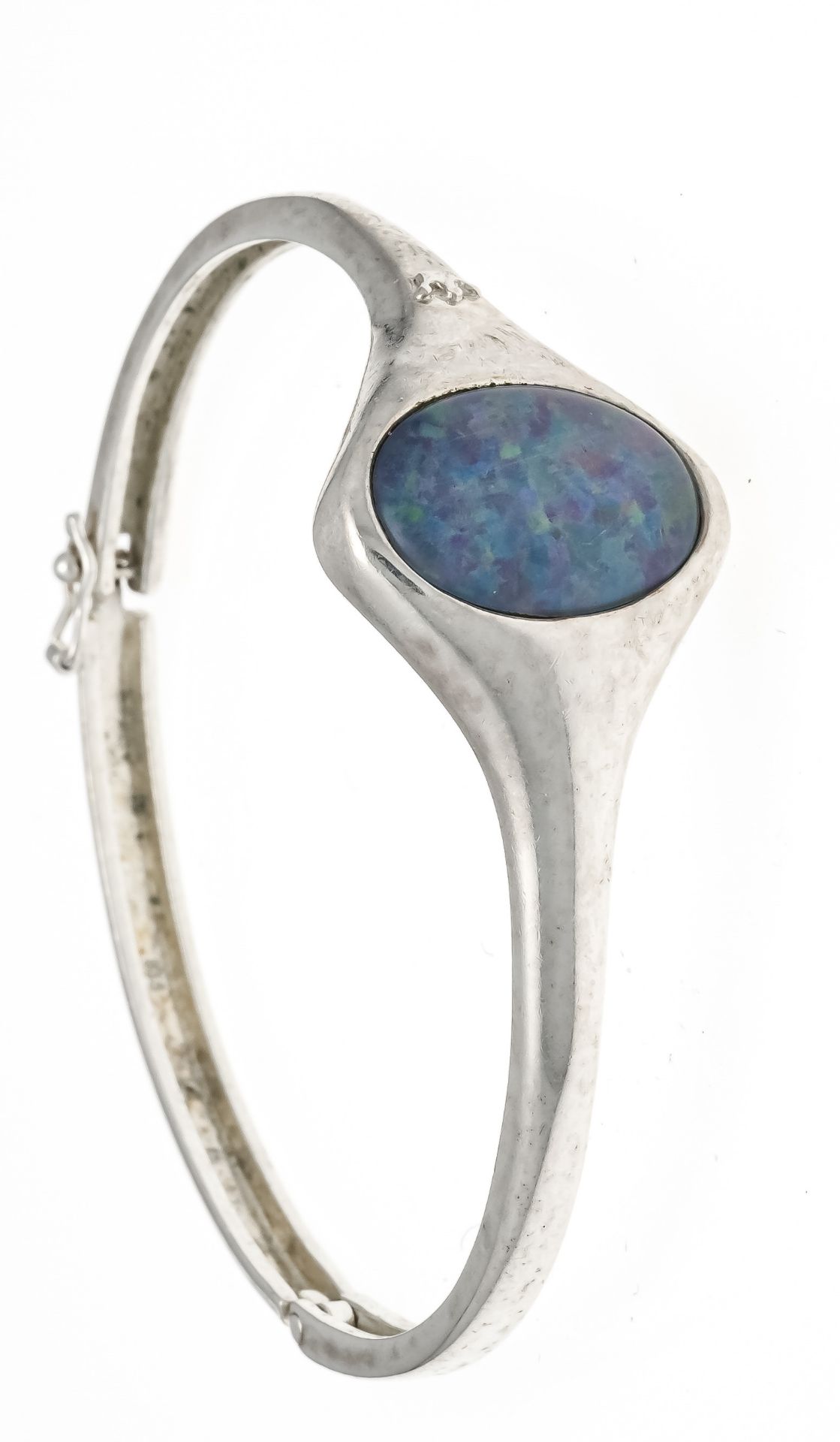 Opal hinged bangle silver 835/000 with an oval opal triplet 18 x 13 mm in a colorful play of colors,
