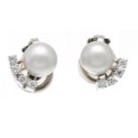 Akoya pearl and brilliant-cut diamond ear clips WG 585/000 with 2 fine creamy white Akoya pearls 9