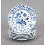 Six cake plates, Meissen, Knauf period (1850-1924), 2nd choice, onion pattern decoration in