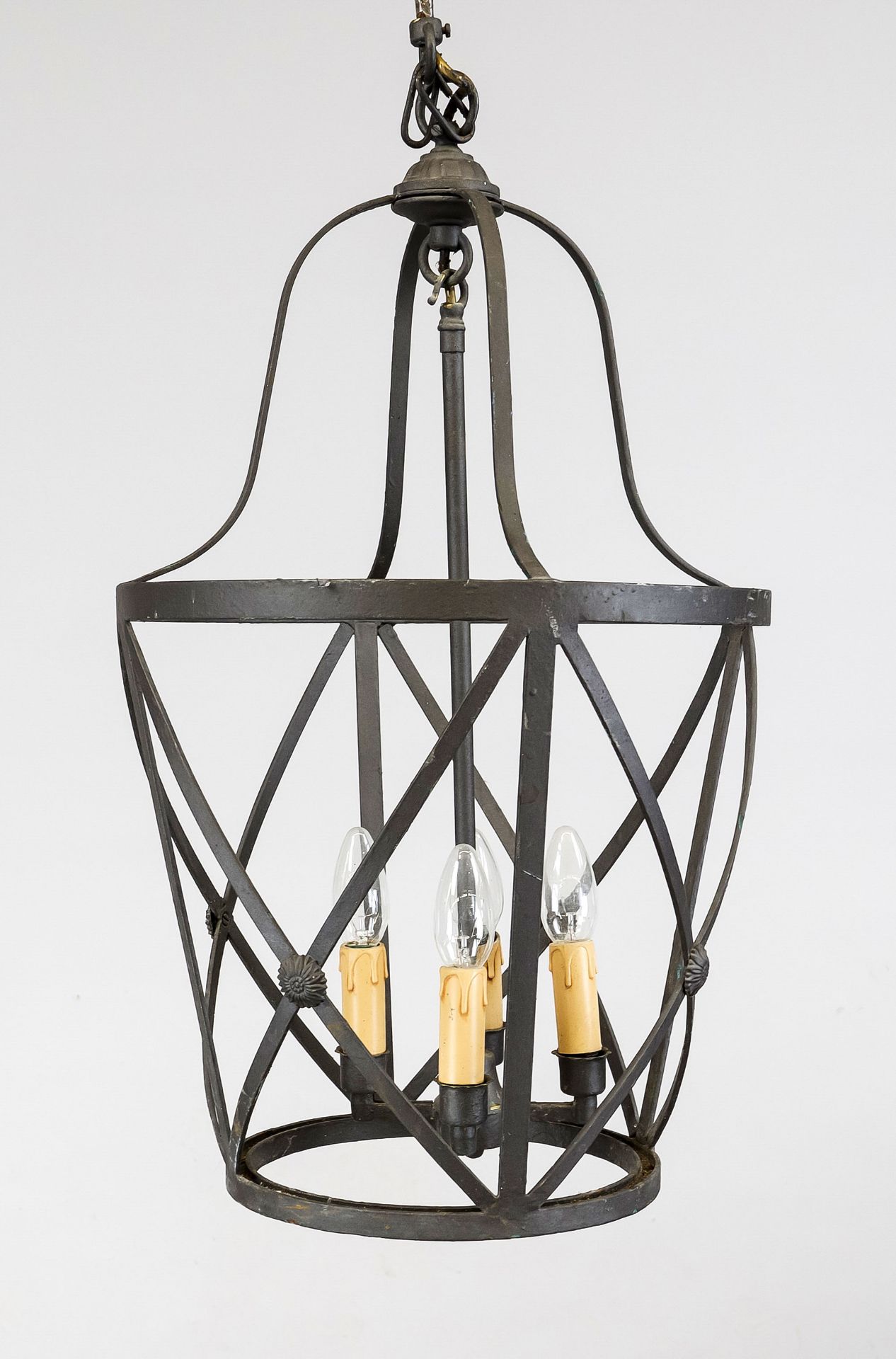Ceiling lamp, 20th century, lacquered iron frame with 4 flames with candle holders, rubbed, h. 74/D.