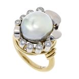 South Sea pearl diamond ring GG/WG 585/000 with a South Sea cultured pearl 14.2 x 12.0 mm in light