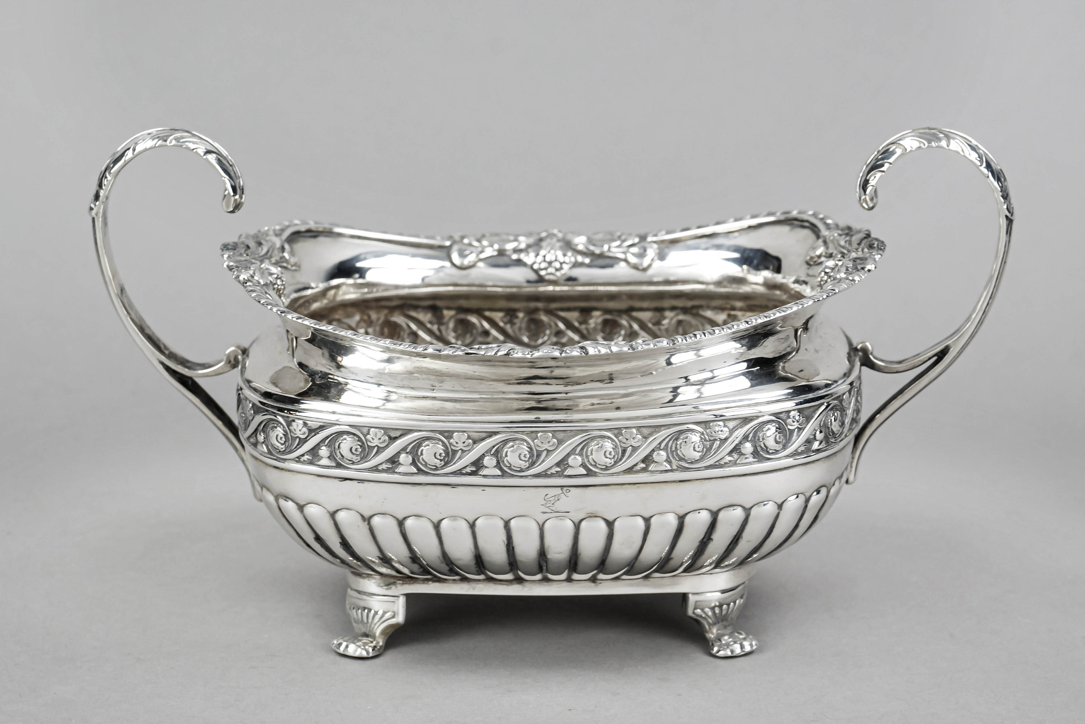 A rectangular handled bowl/sugar bowl, Ireland, 1818, maker's mark James Scott, Dublin, sterling