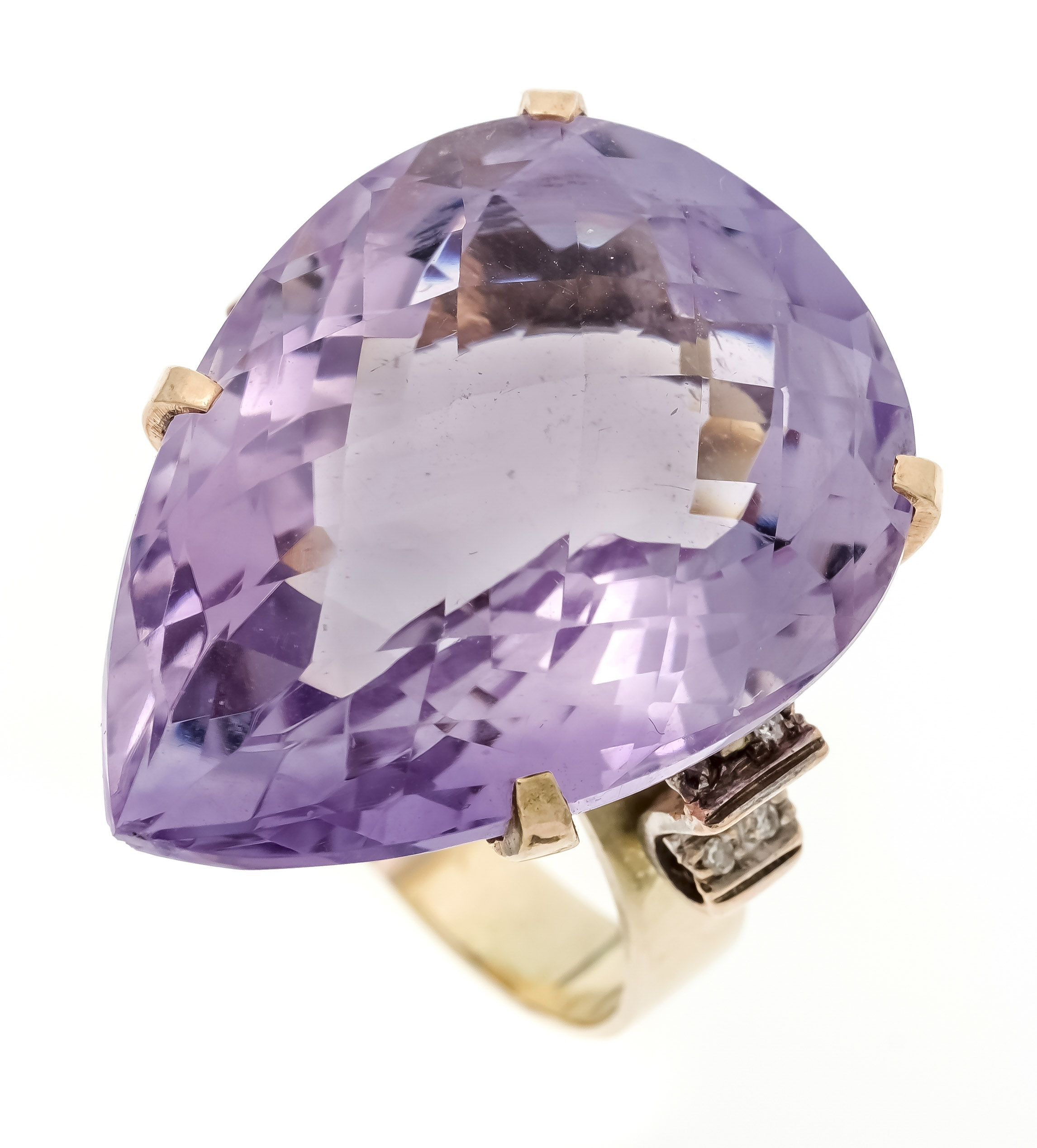 Amethyst ring GG 585/000 unstamped, tested, with a drop-shaped cushion-cut faceted amethyst 28.5 x