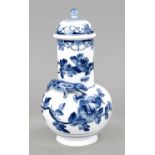 Lidded vase with lizard, Meissen, 21st cent, 1st choice, bulging form merging into a cylindrical