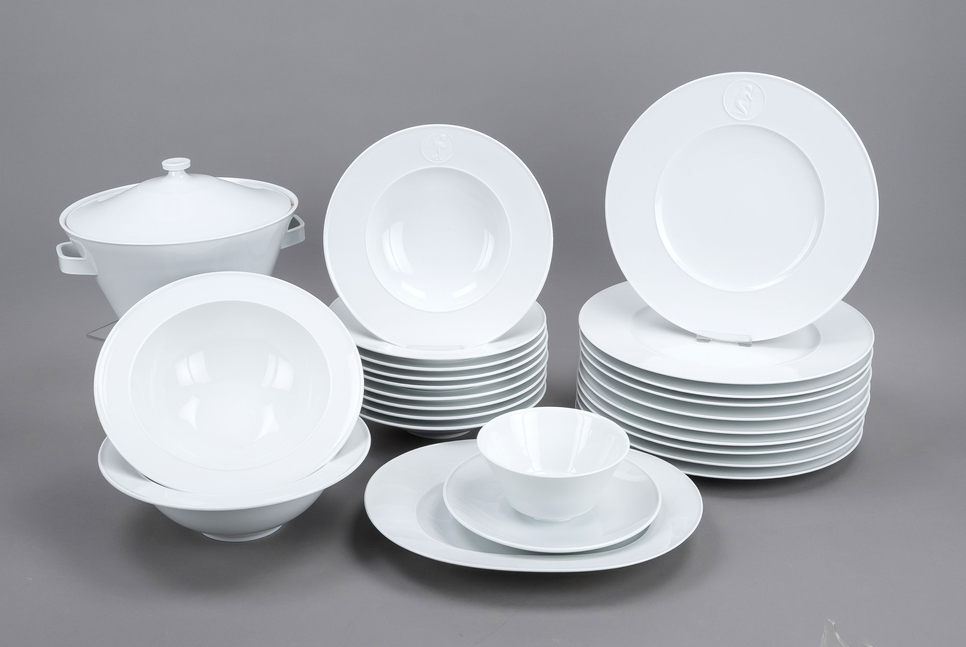 Dinner service for 9 persons, 25 pcs, KPM Berlin, marks after 1993, 1st choice, white, Arkadia and