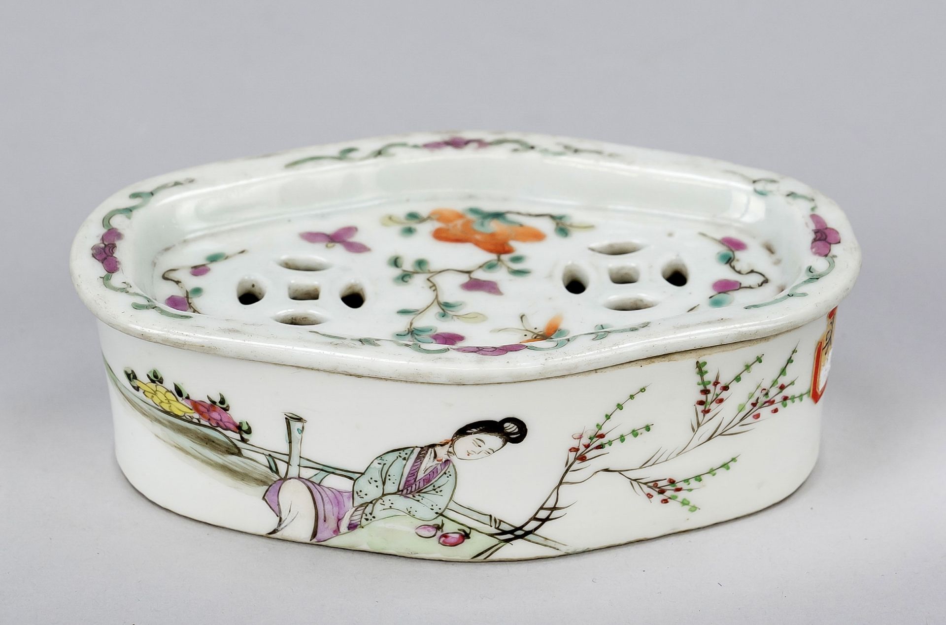 Container for crickets, China Republic period. Famille Rose decoration with woman in a garden. The