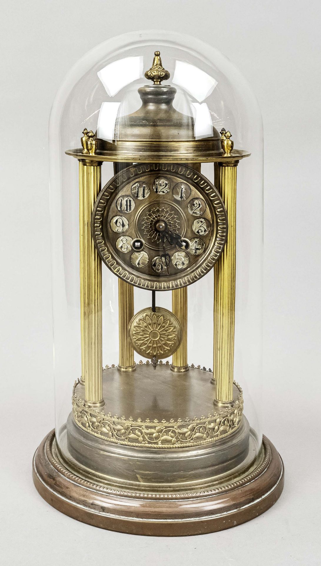 round 6-pillar table clock with glass lintel, c. 1912, temple-like construction, silvered dial