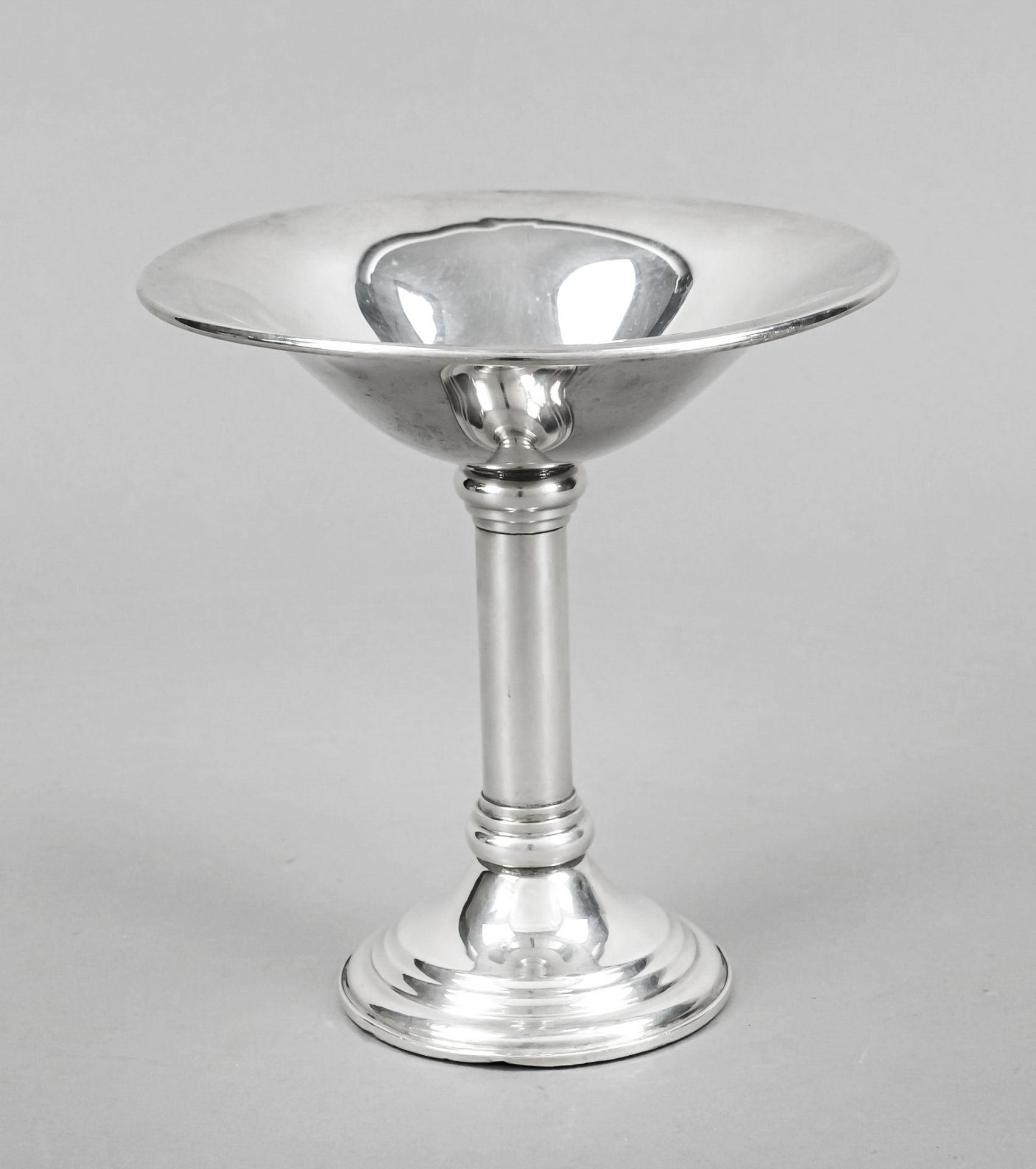 A top bowl, USA, 20th century, sterling silver 925/000, round stepped and filled stand, column